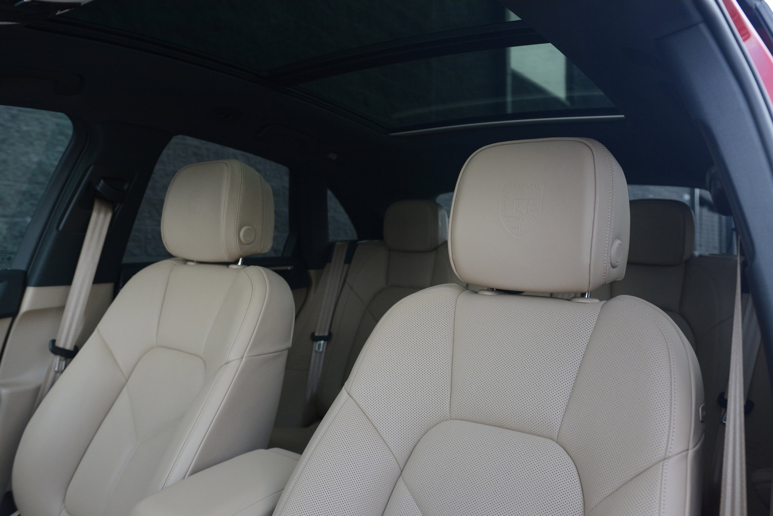 2025 Porsche Macan photo 4