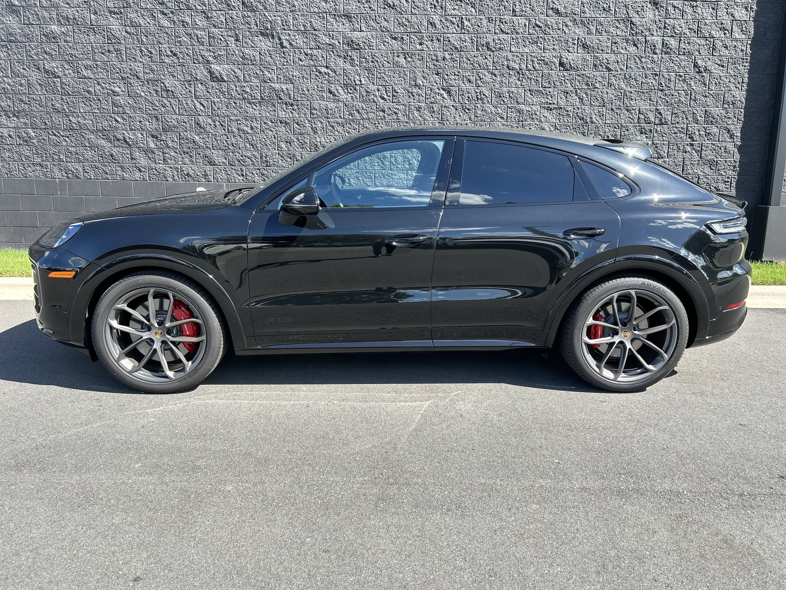 2025 Porsche Cayenne Coupe GTS