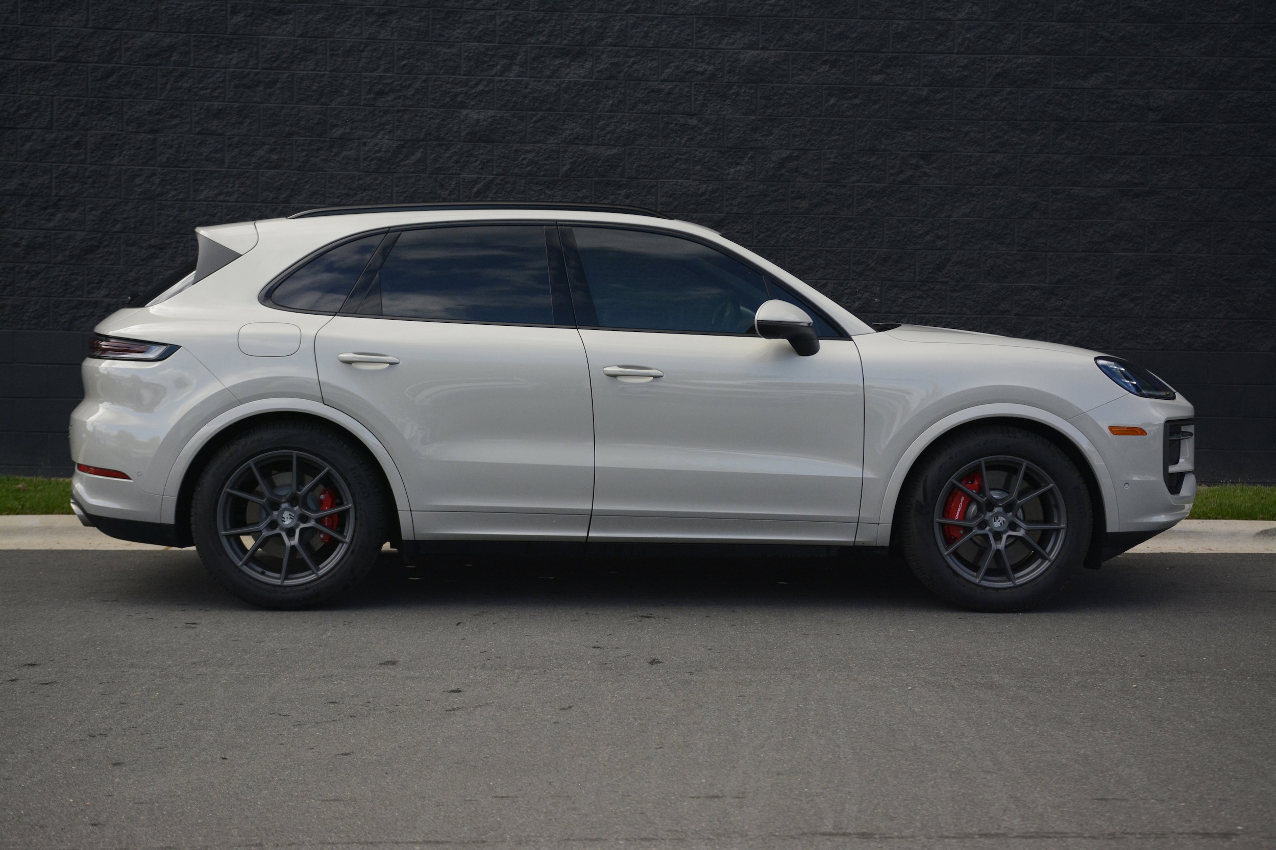 2026 Porsche Cayenne S photo 3