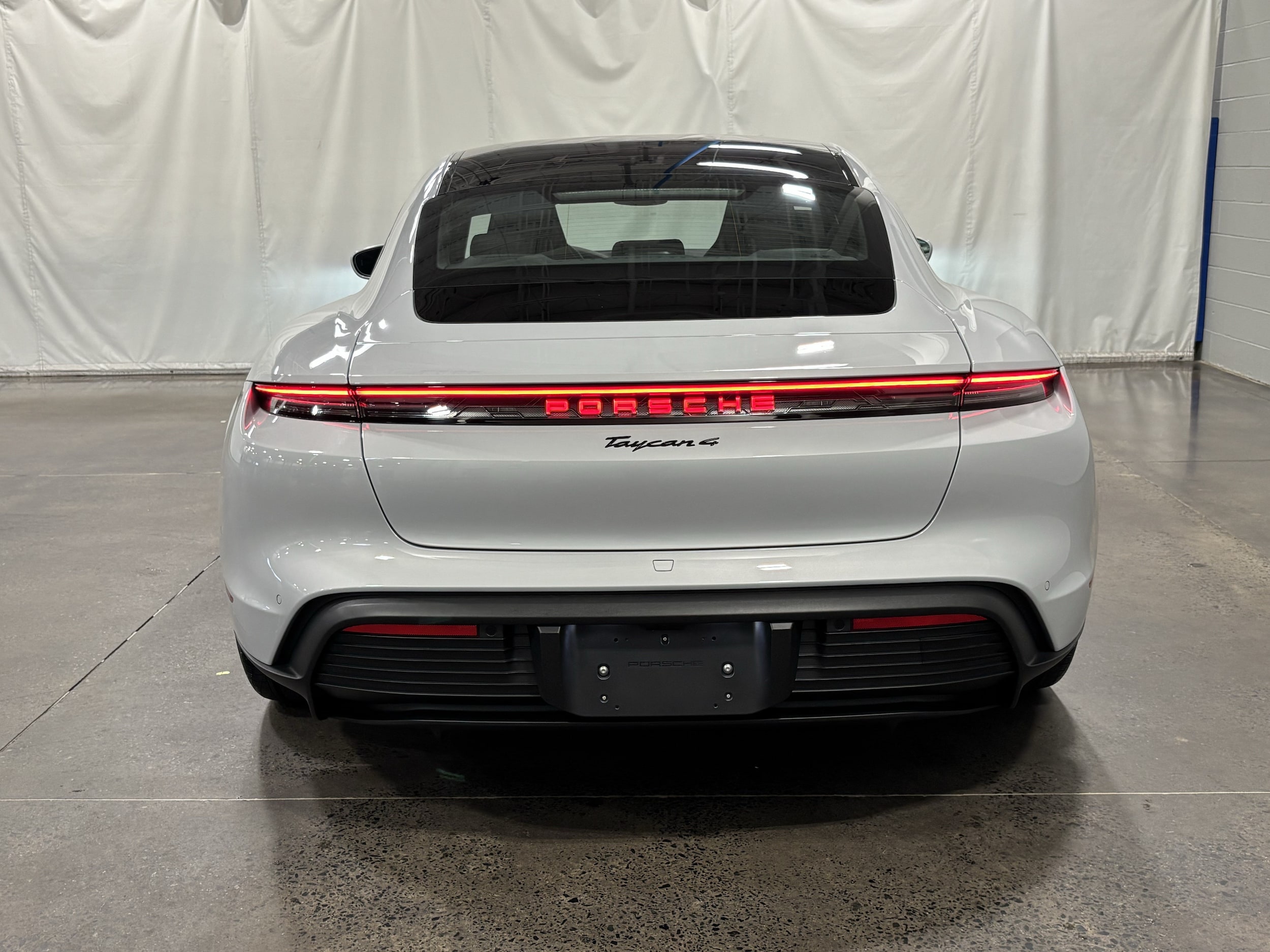 Porsche Taycan 4