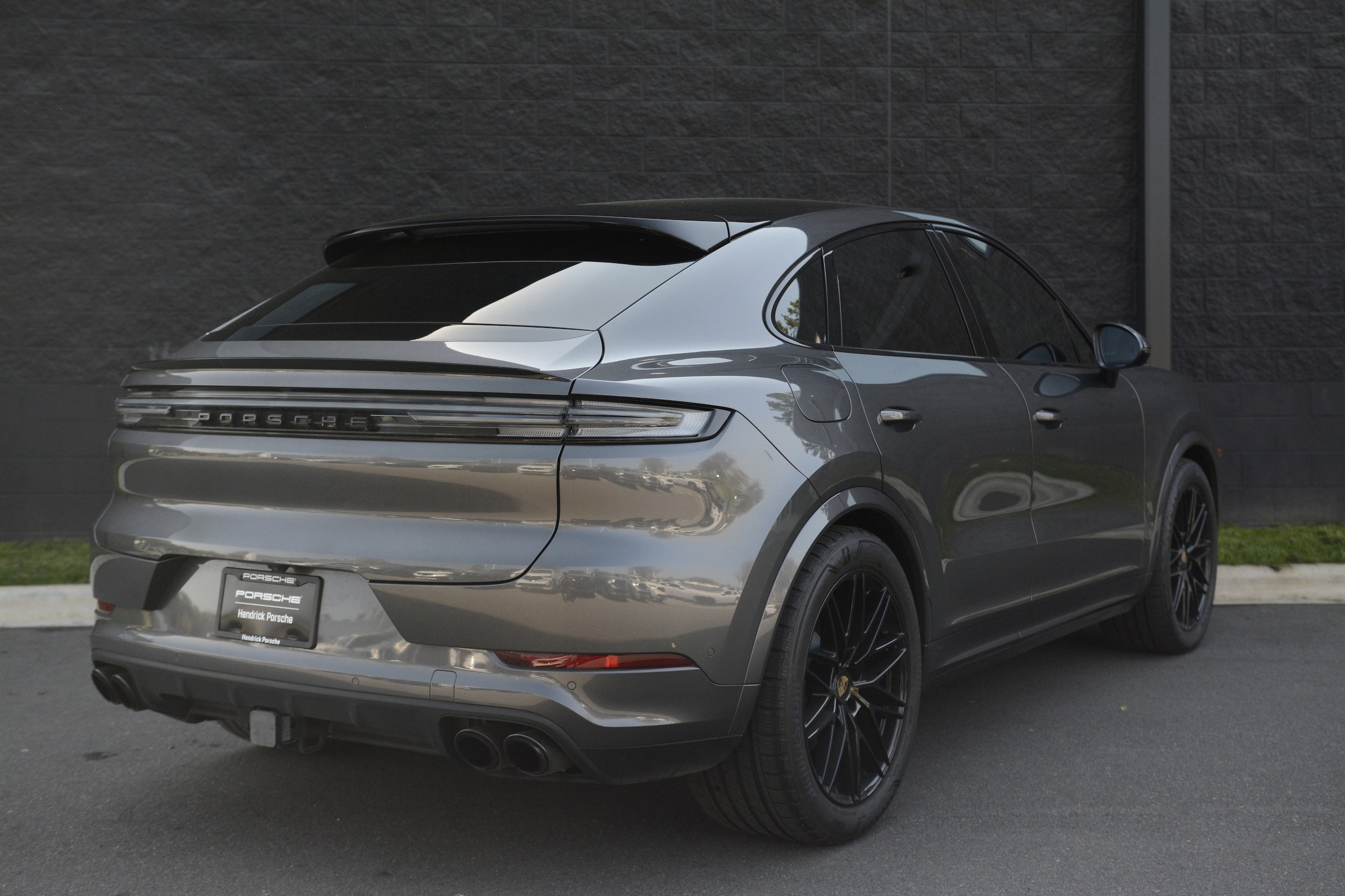 2024 Porsche Cayenne Coupe S photo 6