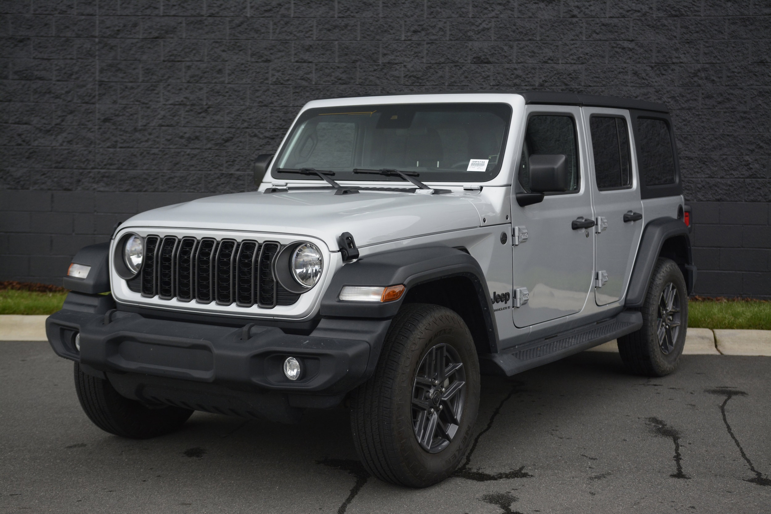 2024 Jeep Wrangler Sport S's photo