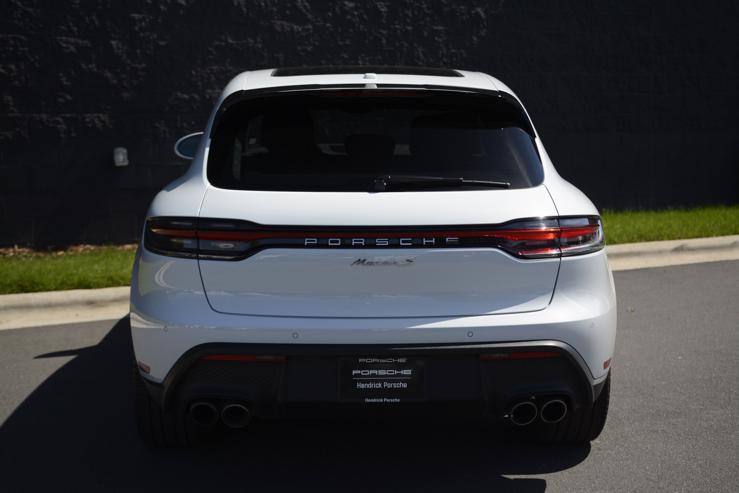 2022 Porsche Macan S photo 4
