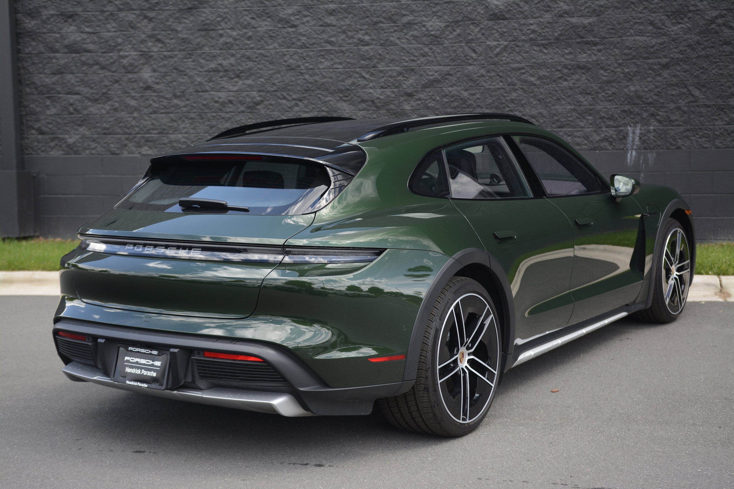 Porsche Taycan Cross Turismo 4