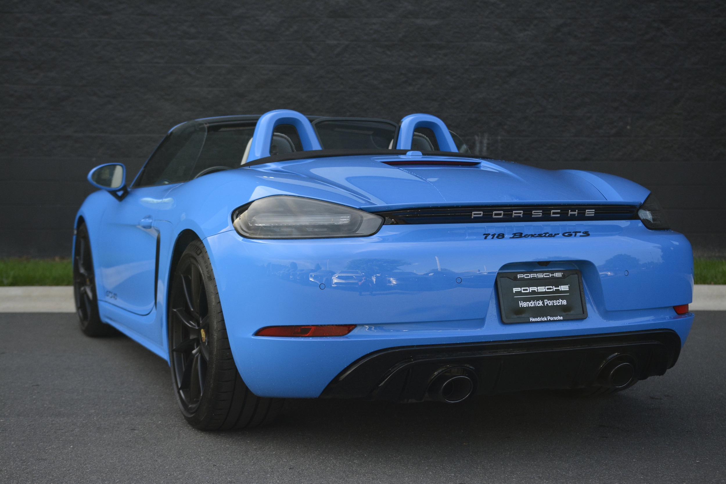 2025 Porsche 718 Boxster GTS 4.0 photo 2
