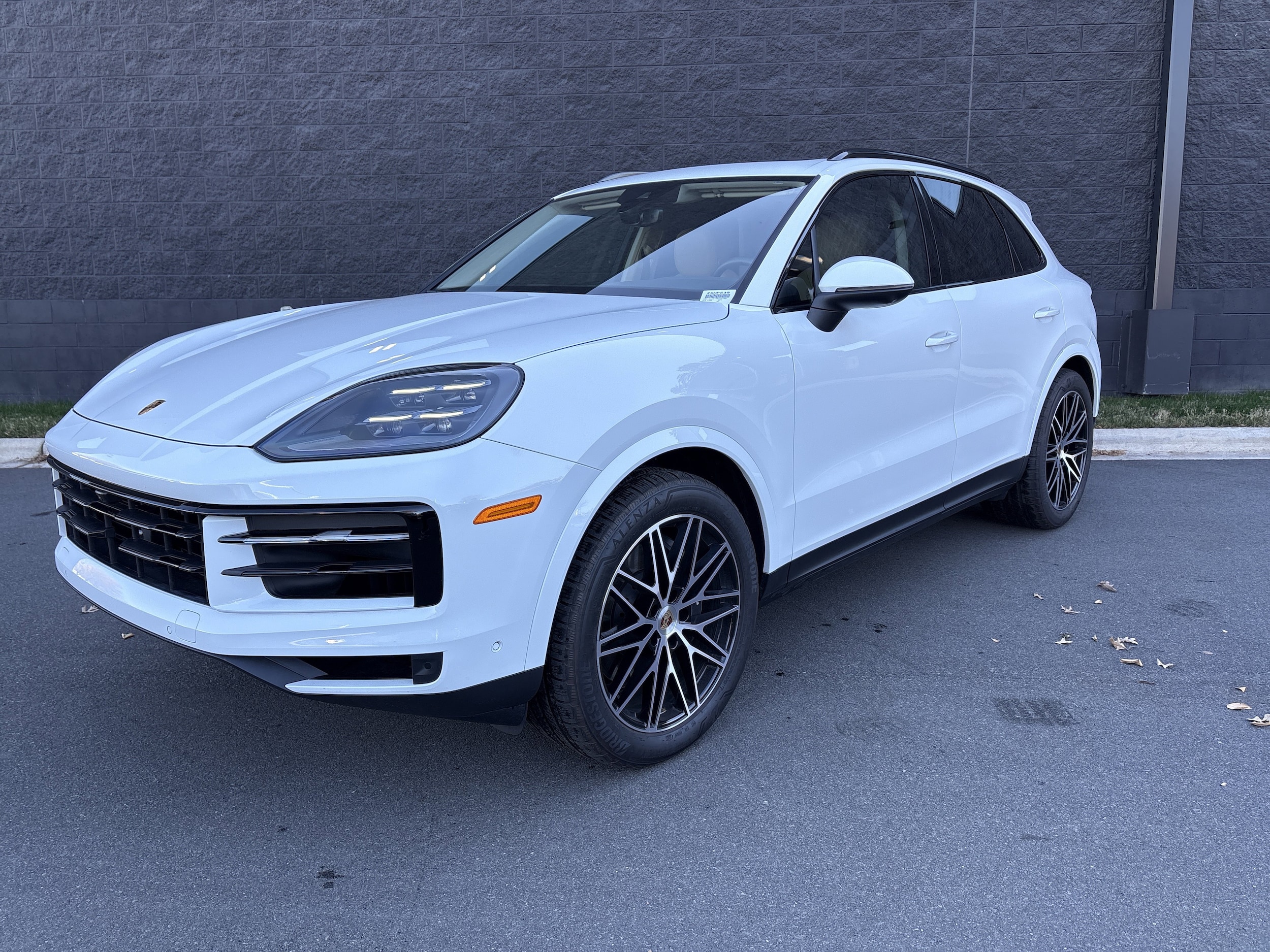 2025 Porsche Cayenne Base's photo
