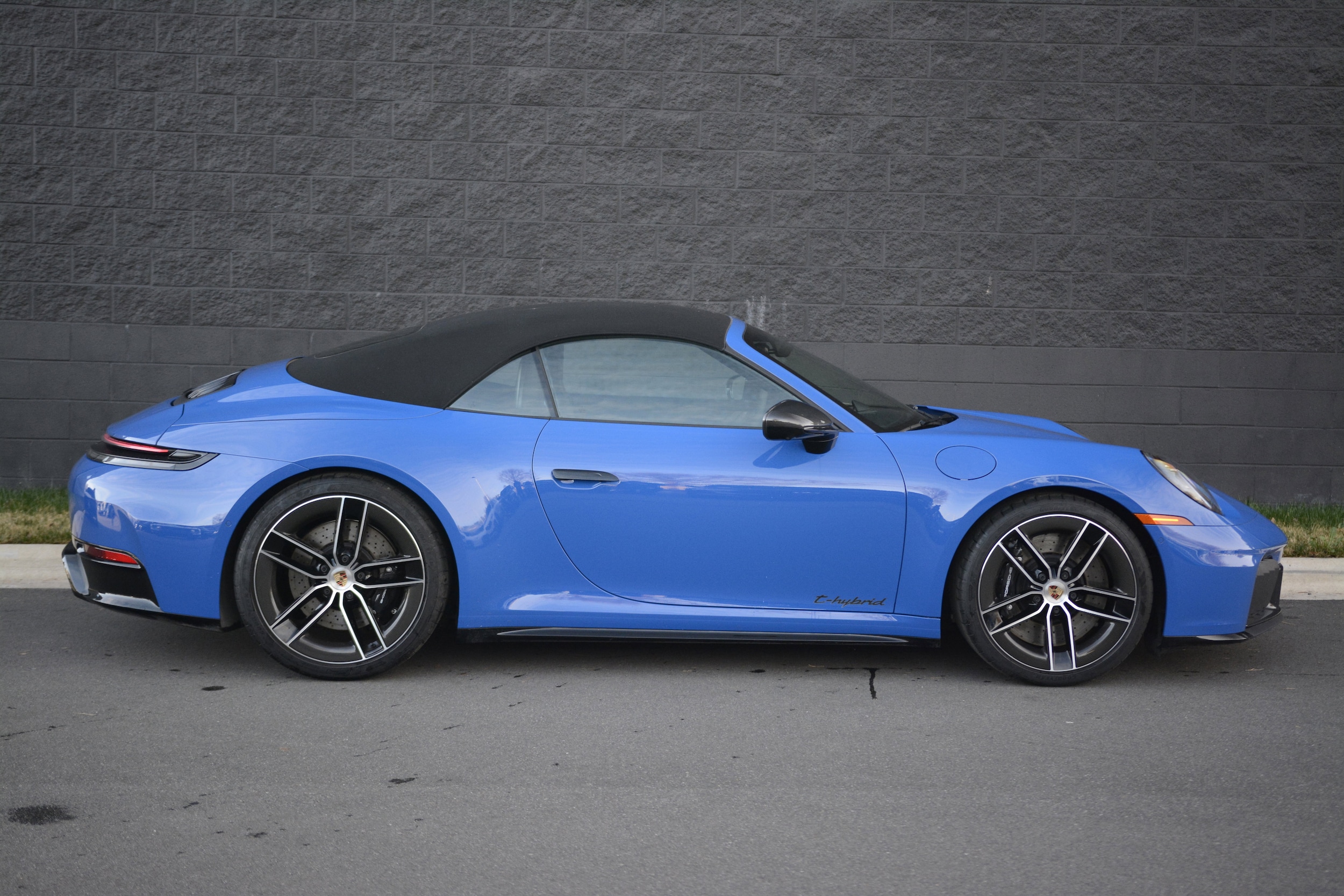 2025 Porsche 911 Carrera GTS photo 3