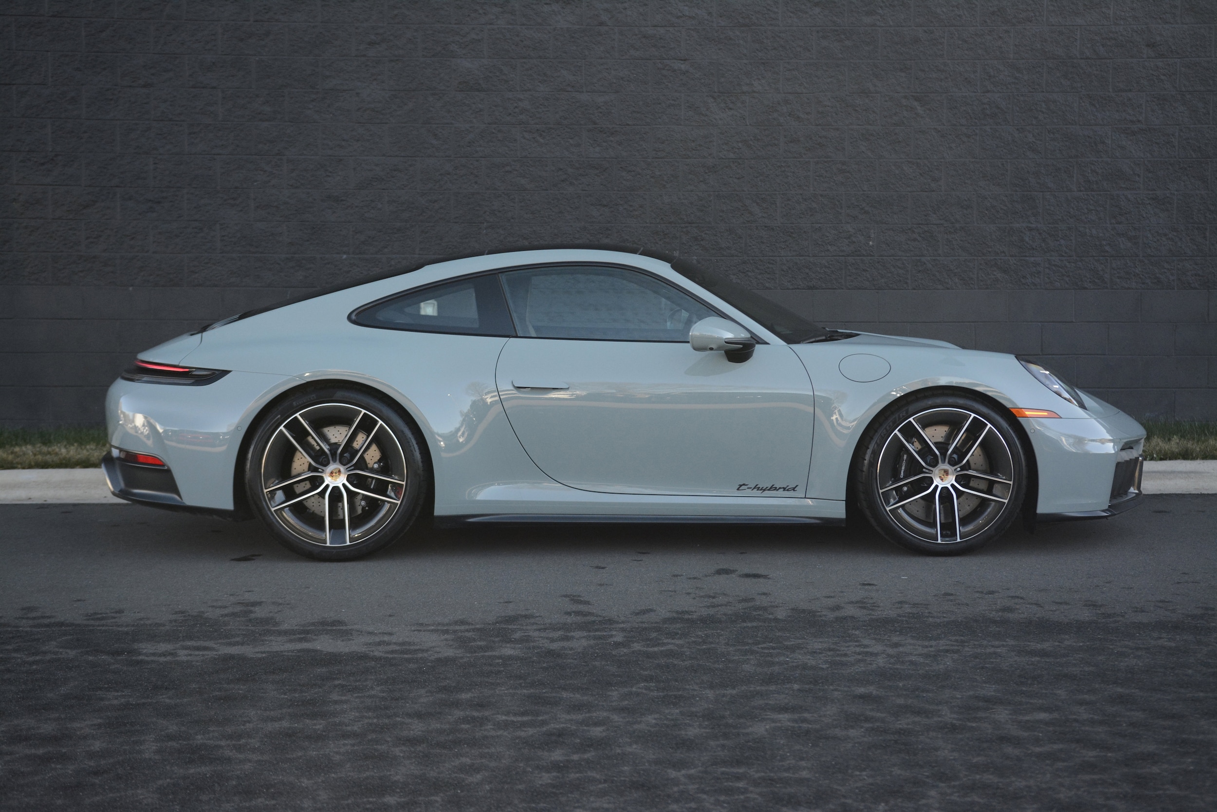 2025 Porsche 911 Carrera GTS photo 3