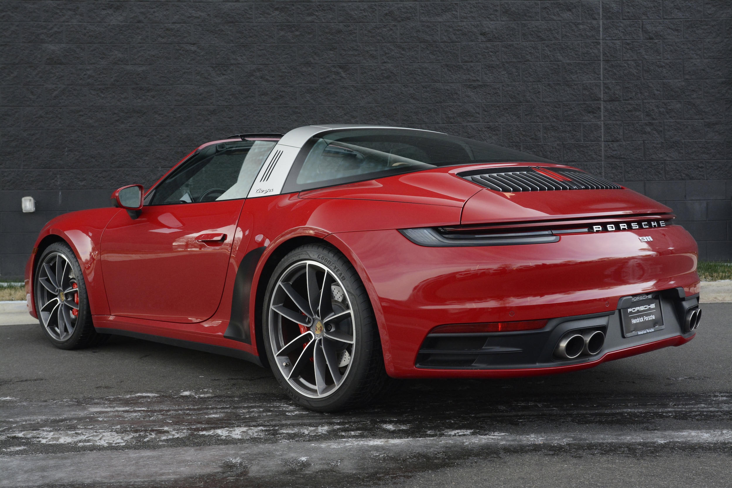 2021 Porsche 911 Targa 4S photo 2