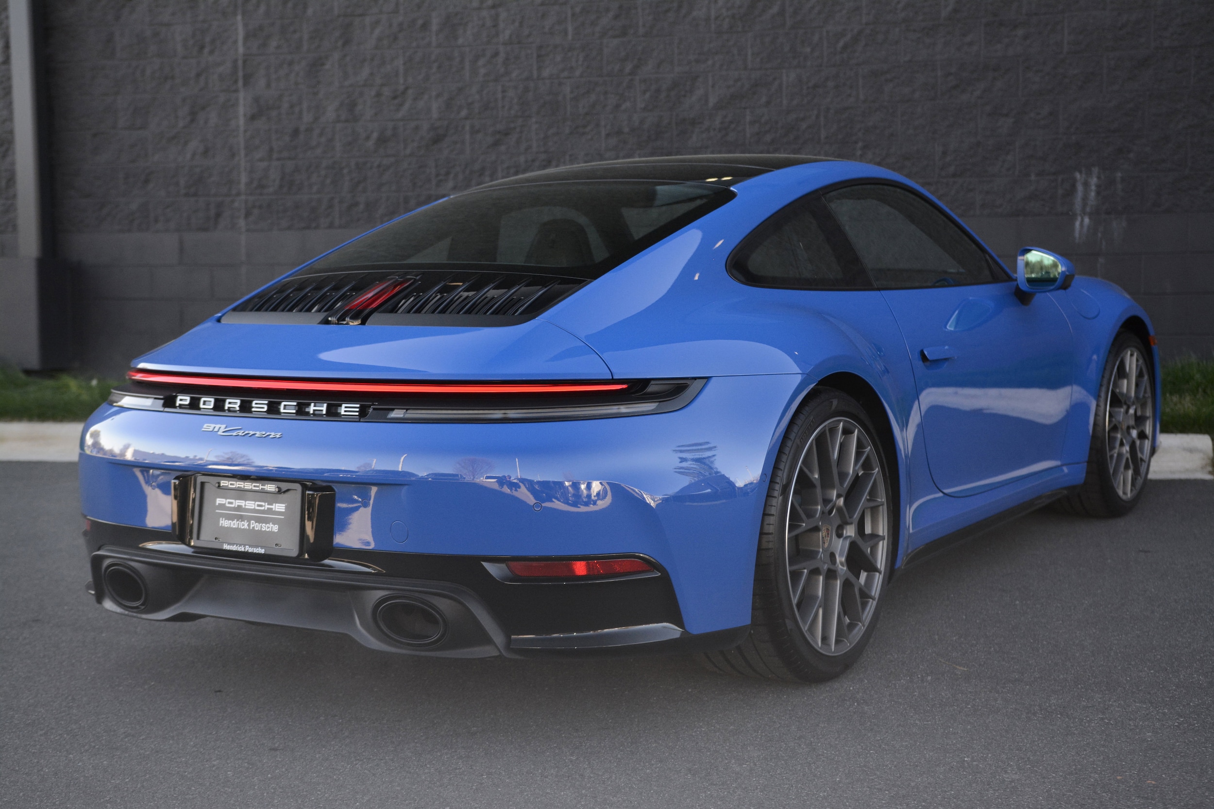 2025 Porsche 911 Carrera photo 6