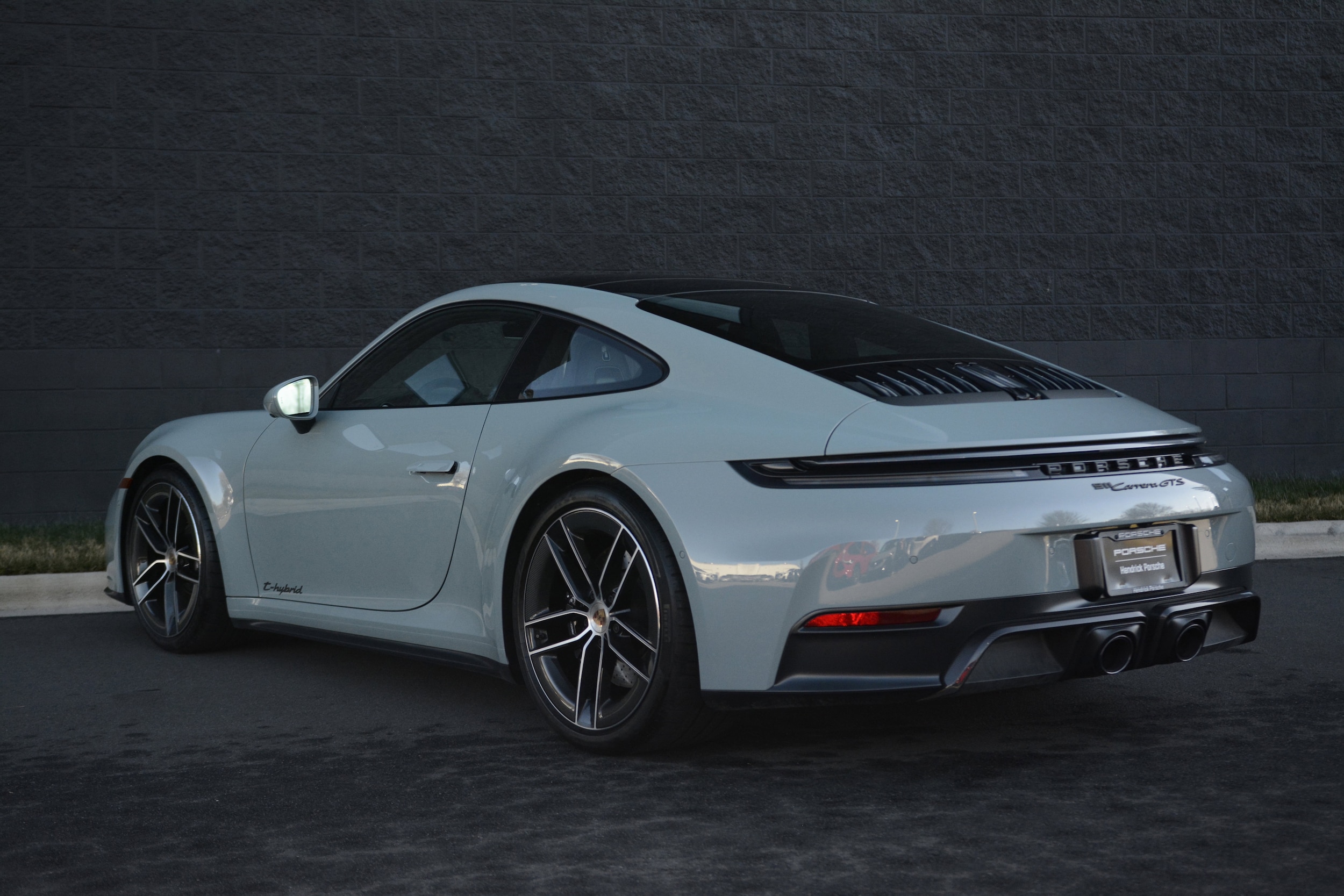 2025 Porsche 911 Carrera GTS photo 2