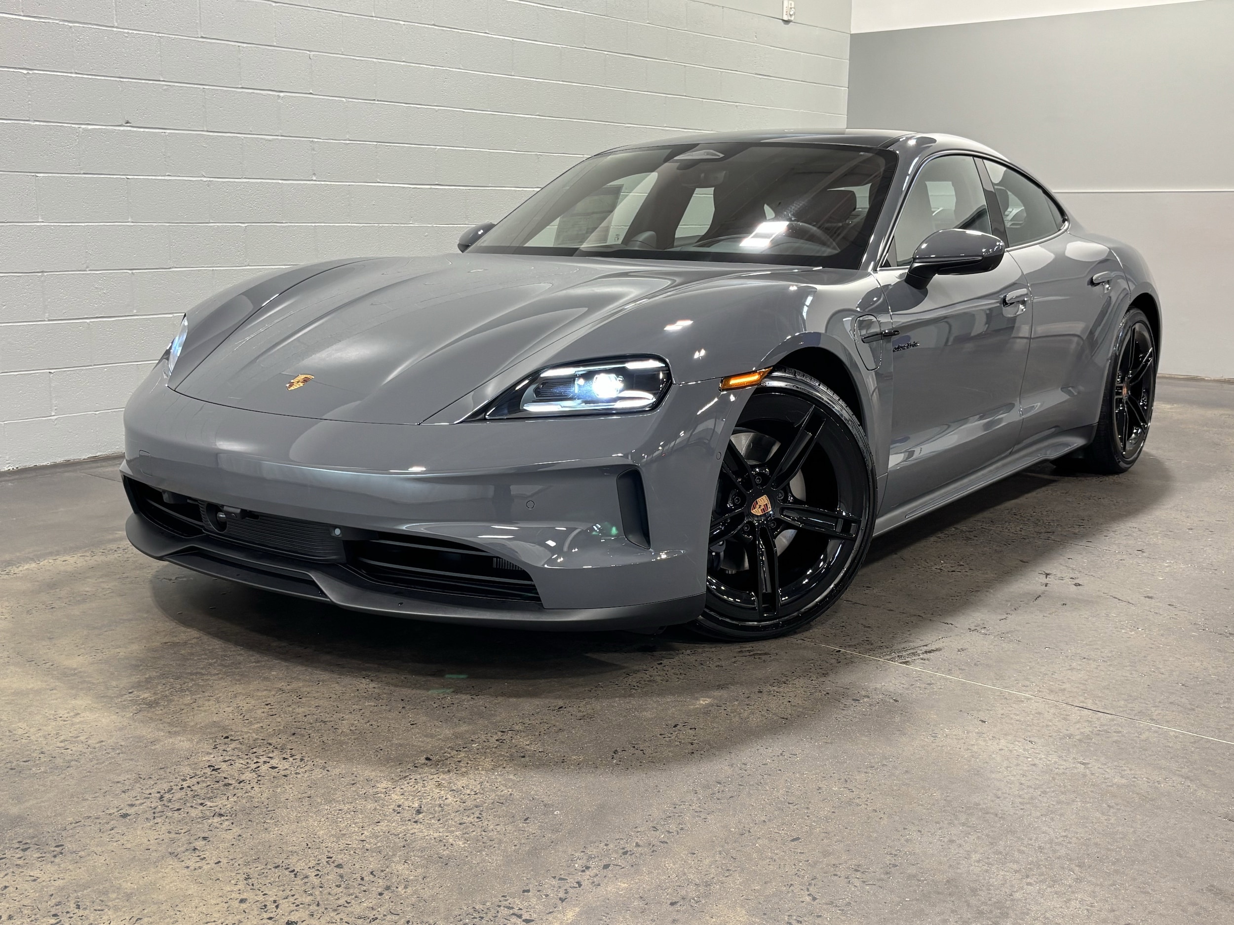 Porsche Taycan 4