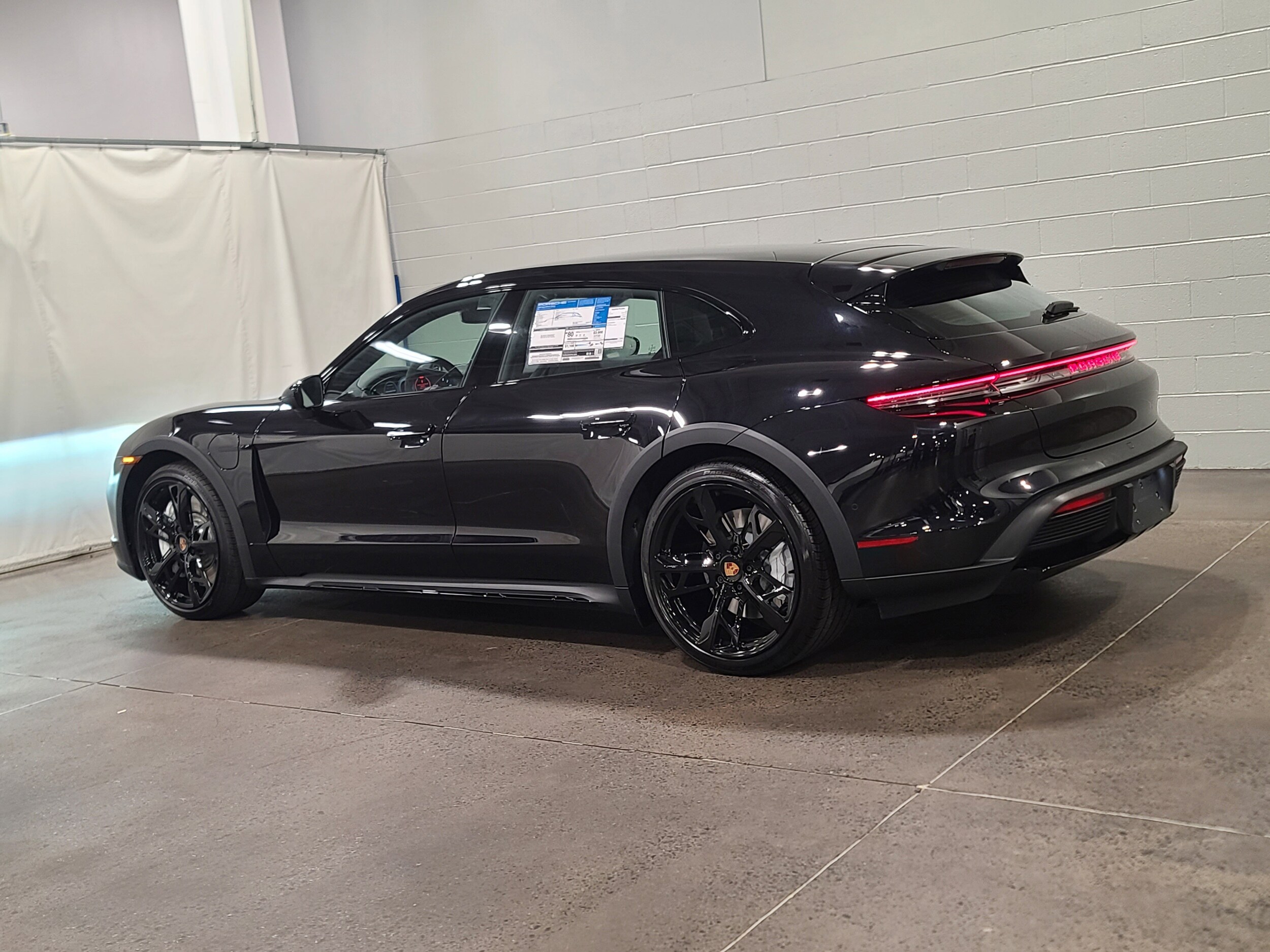 Porsche Taycan Cross Turismo 4S