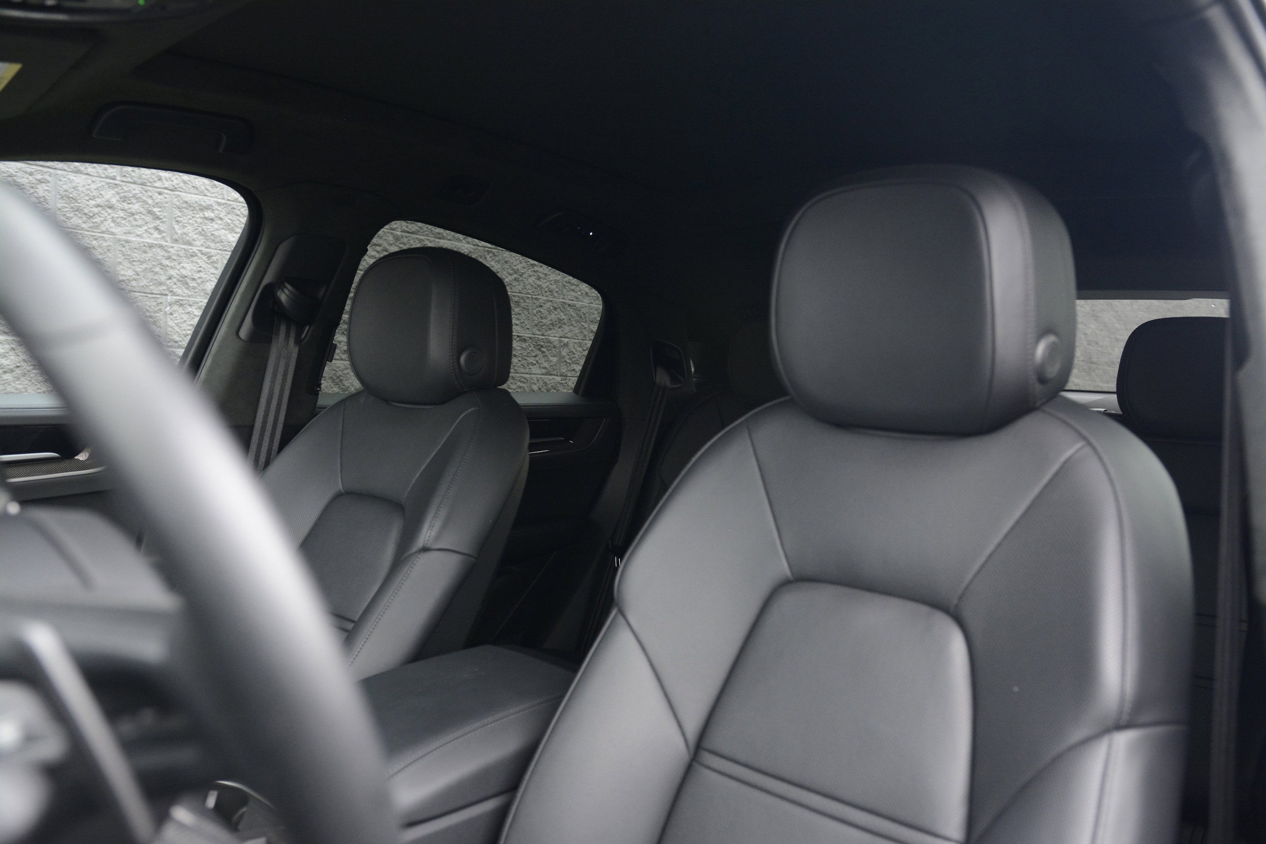 2025 Porsche Cayenne Coupe GTS photo 4