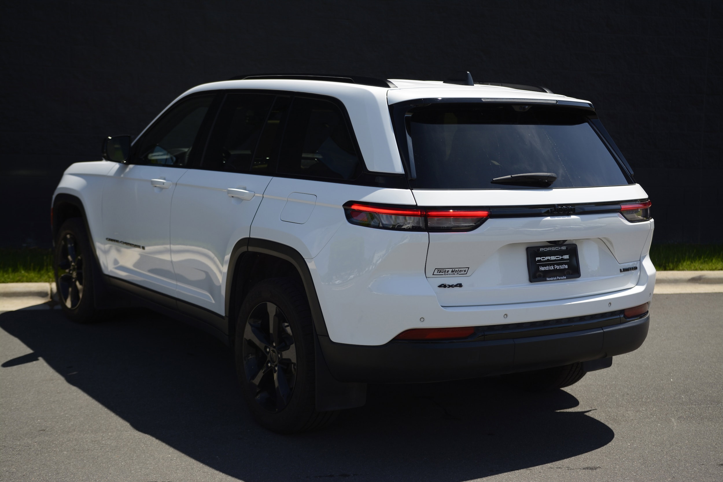 2023 Jeep Grand Cherokee Limited photo 2