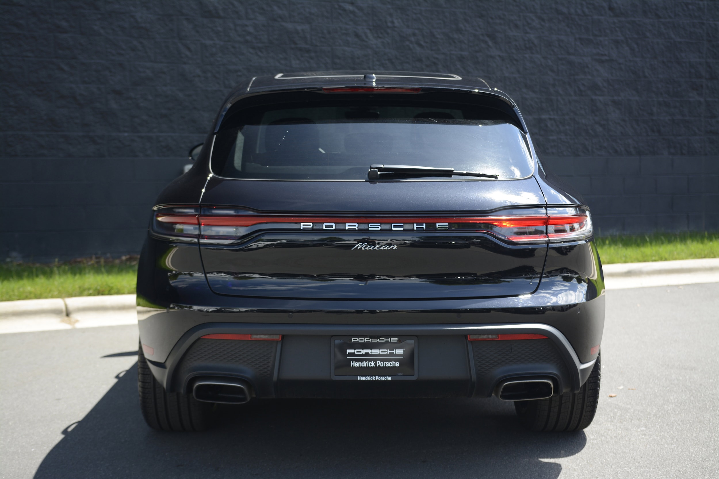 2026 Porsche Macan photo 5