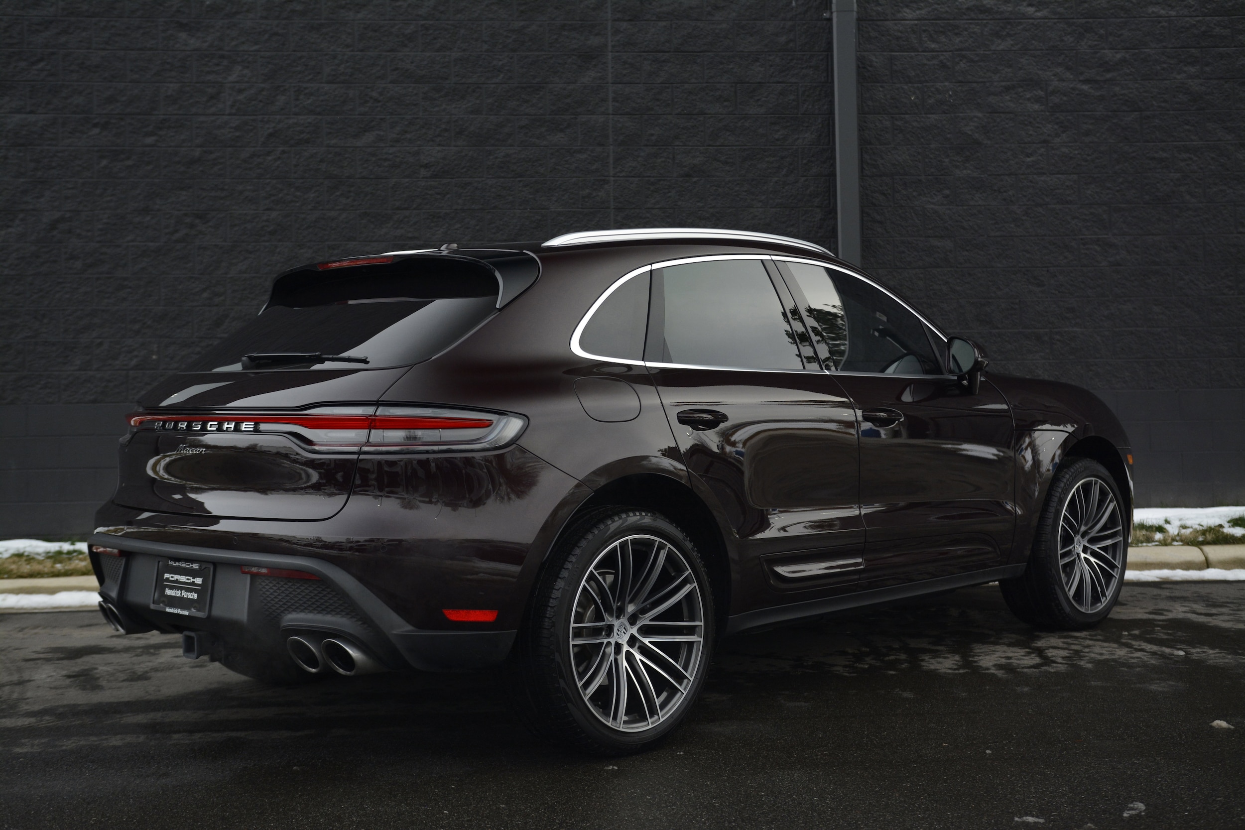 2025 Porsche Macan photo 6