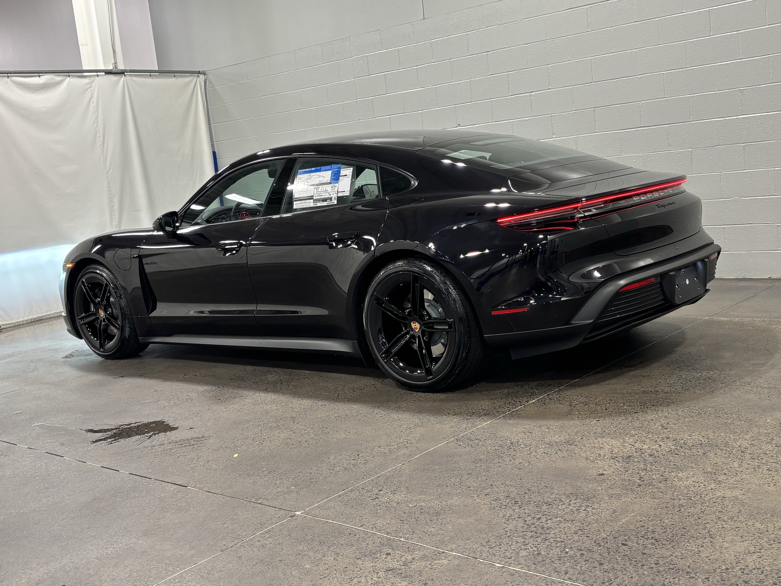 Porsche Taycan 4