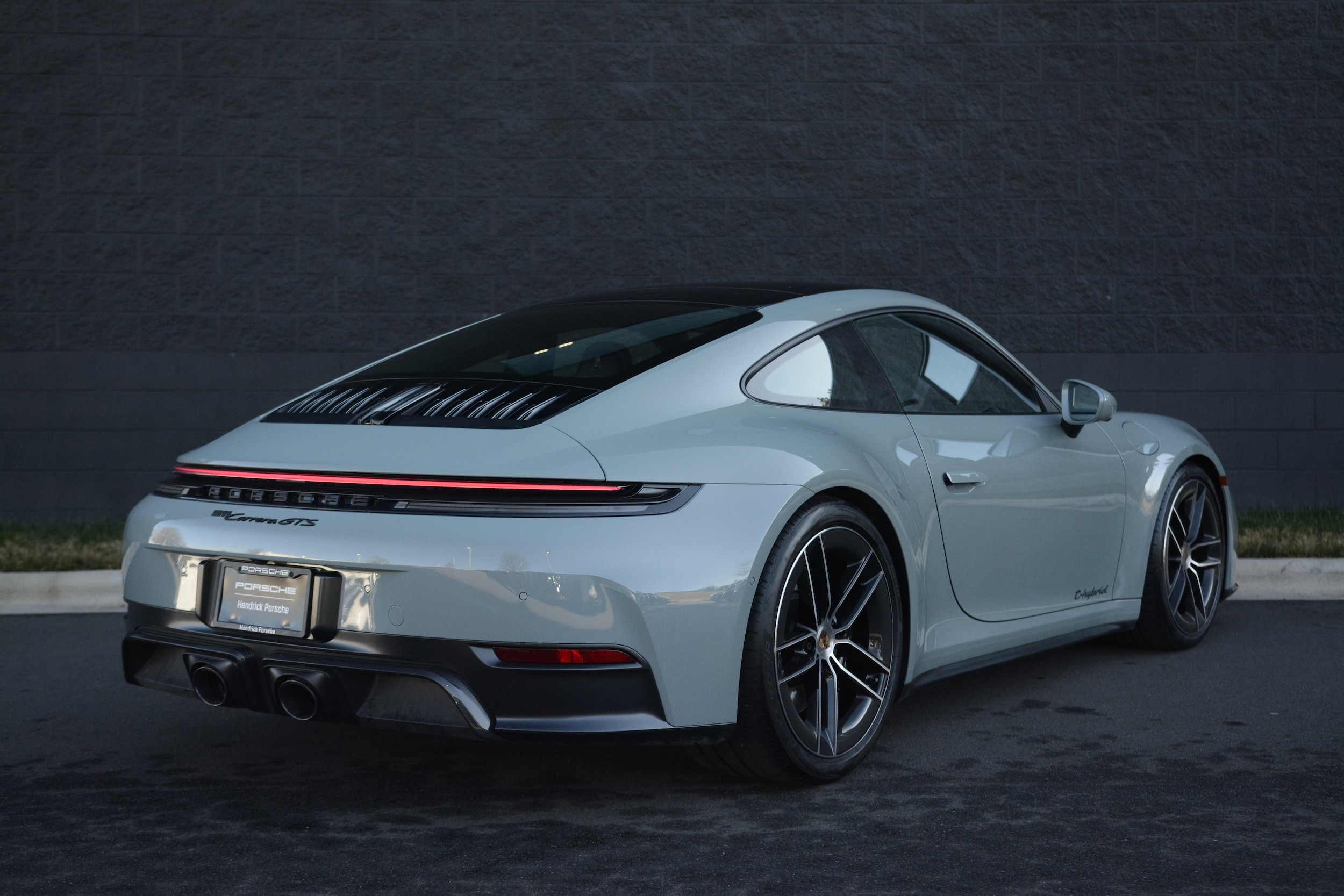 2025 Porsche 911 Carrera GTS photo 6