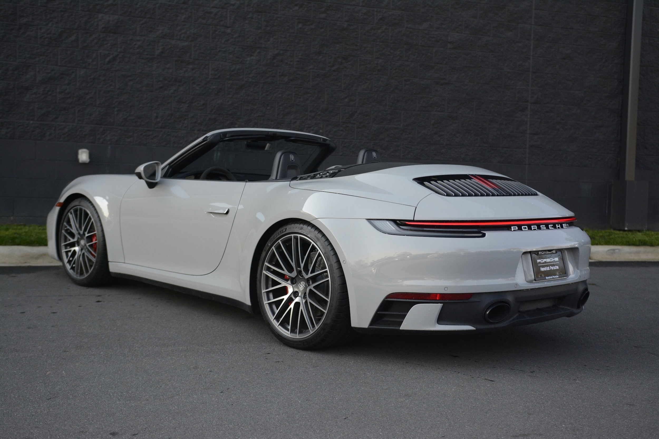 2024 Porsche 911 Carrera 4S photo 2