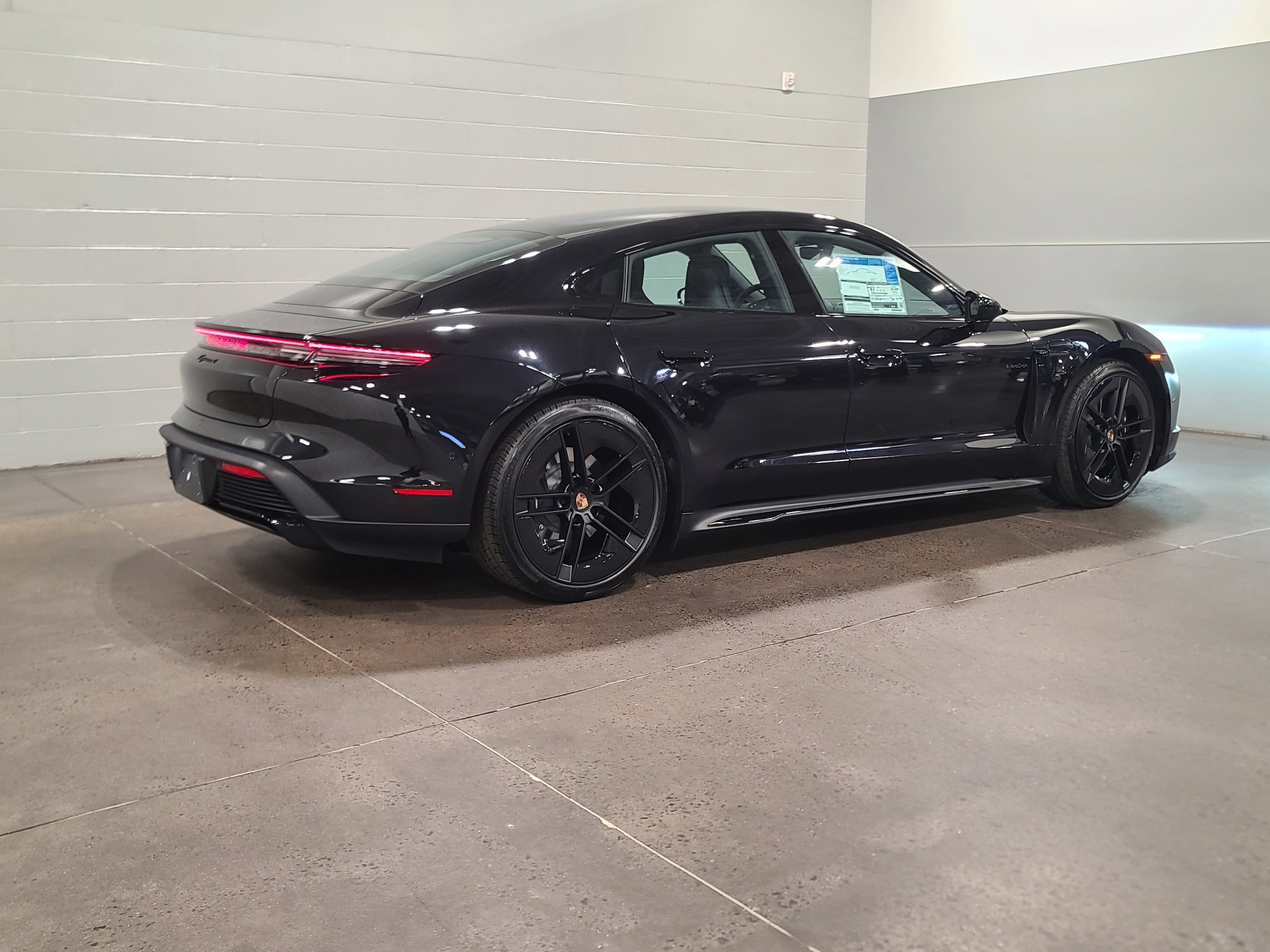 Porsche Taycan 4 Black Edition