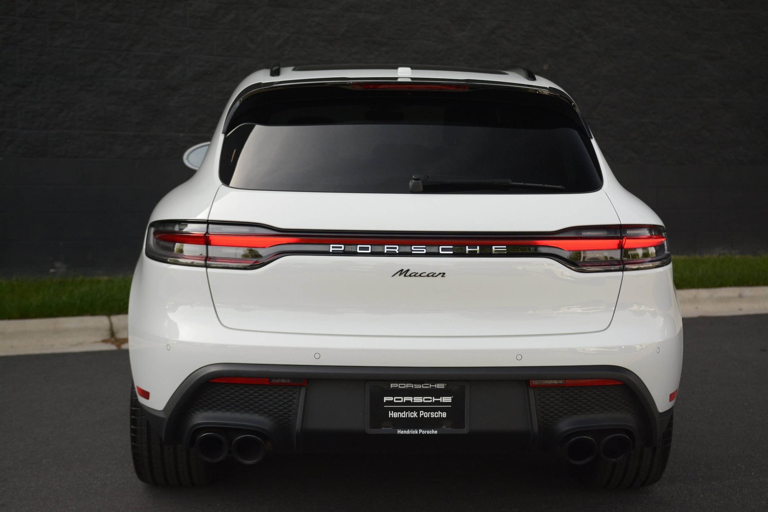 2026 Porsche Macan photo 5