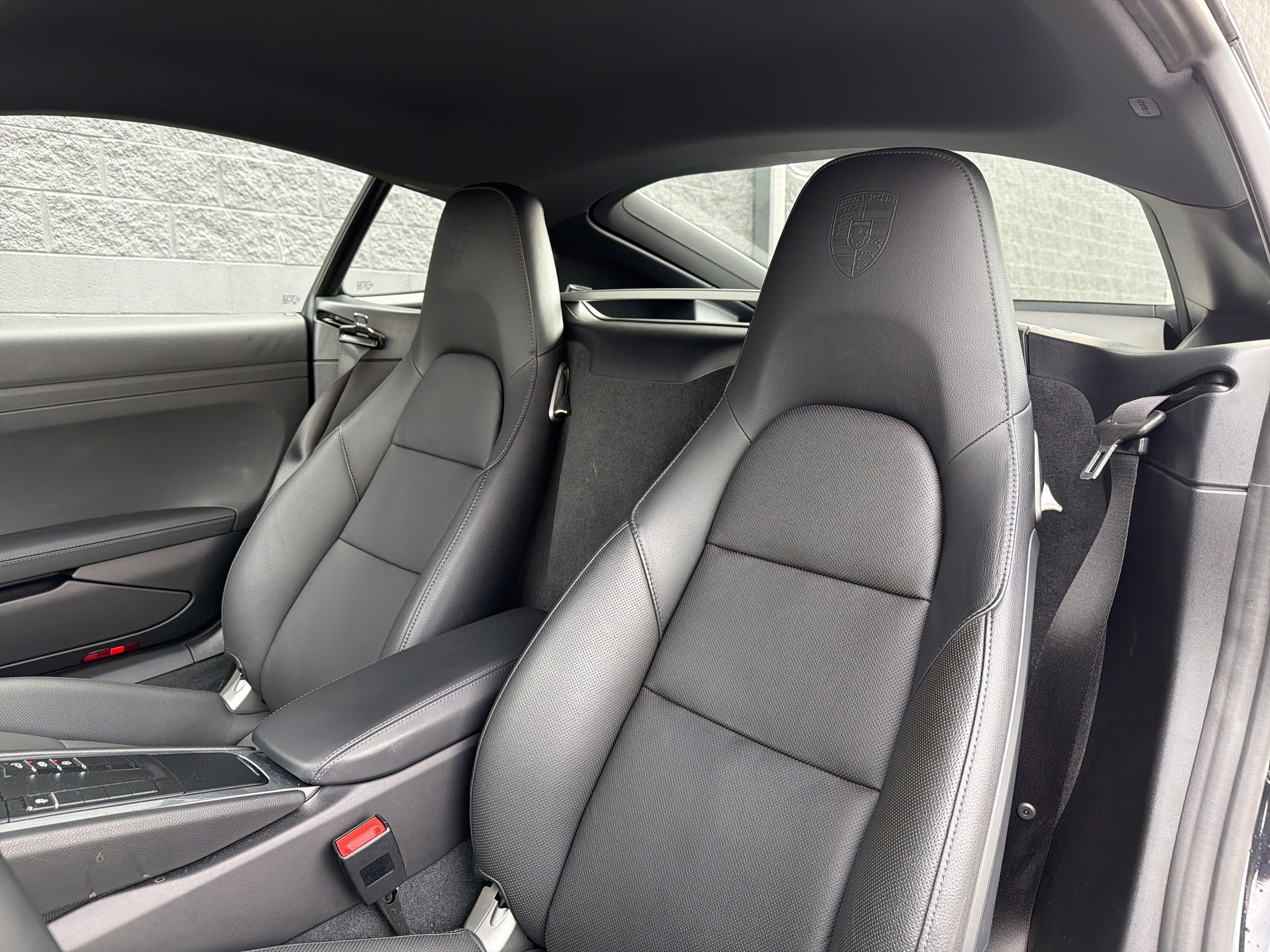 2025 Porsche 718 Cayman photo 4