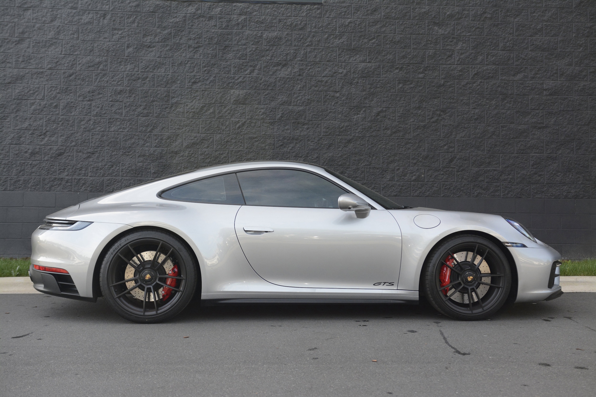 2023 Porsche 911 Carrera GTS photo 3