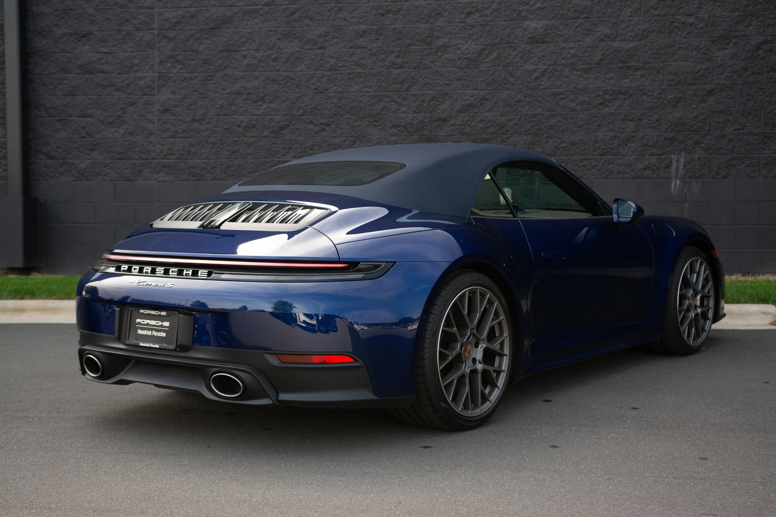 2025 Porsche 911 Carrera S photo 3