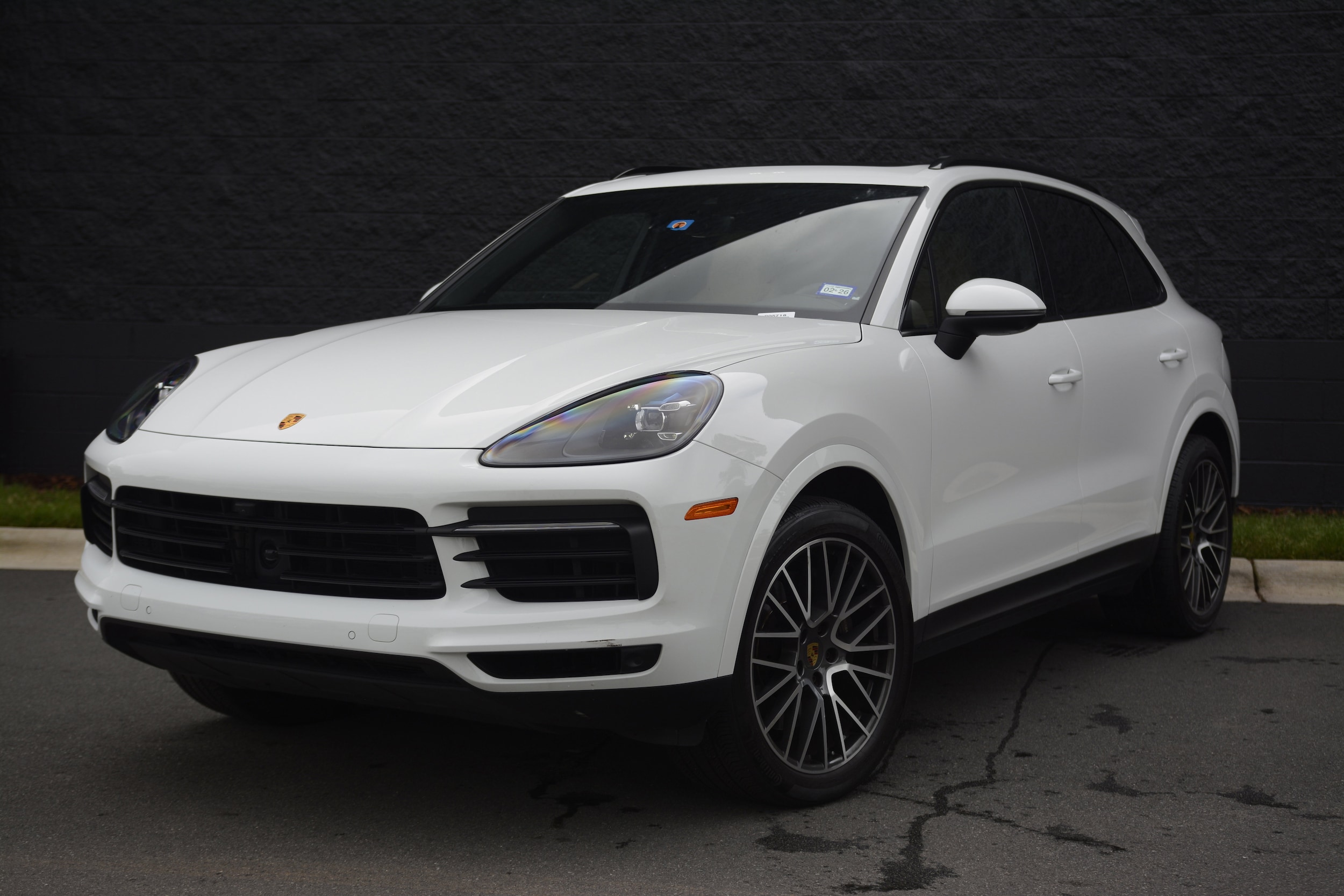2023 Porsche Cayenne Platinum Edition's photo