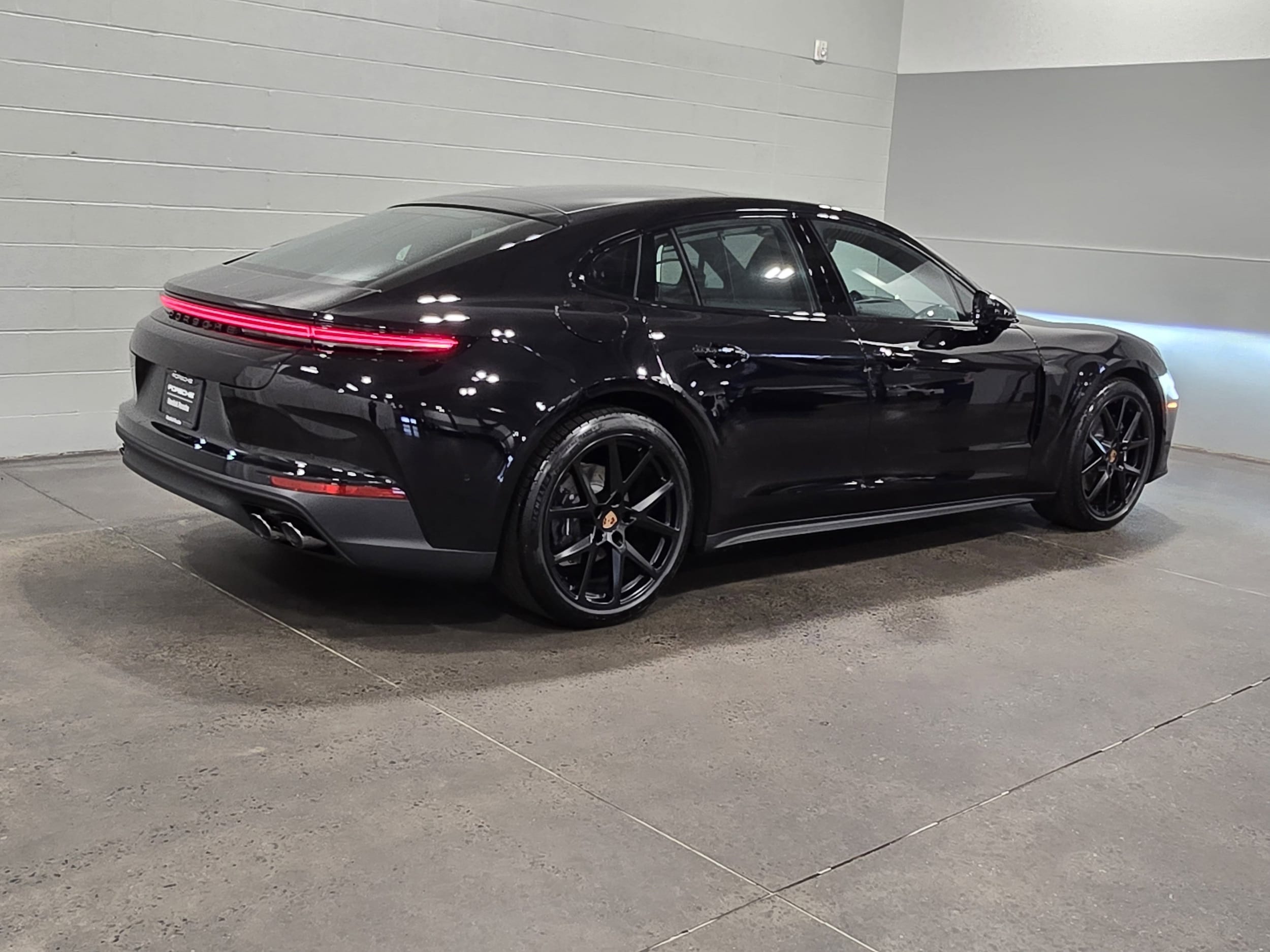 Porsche Panamera 4