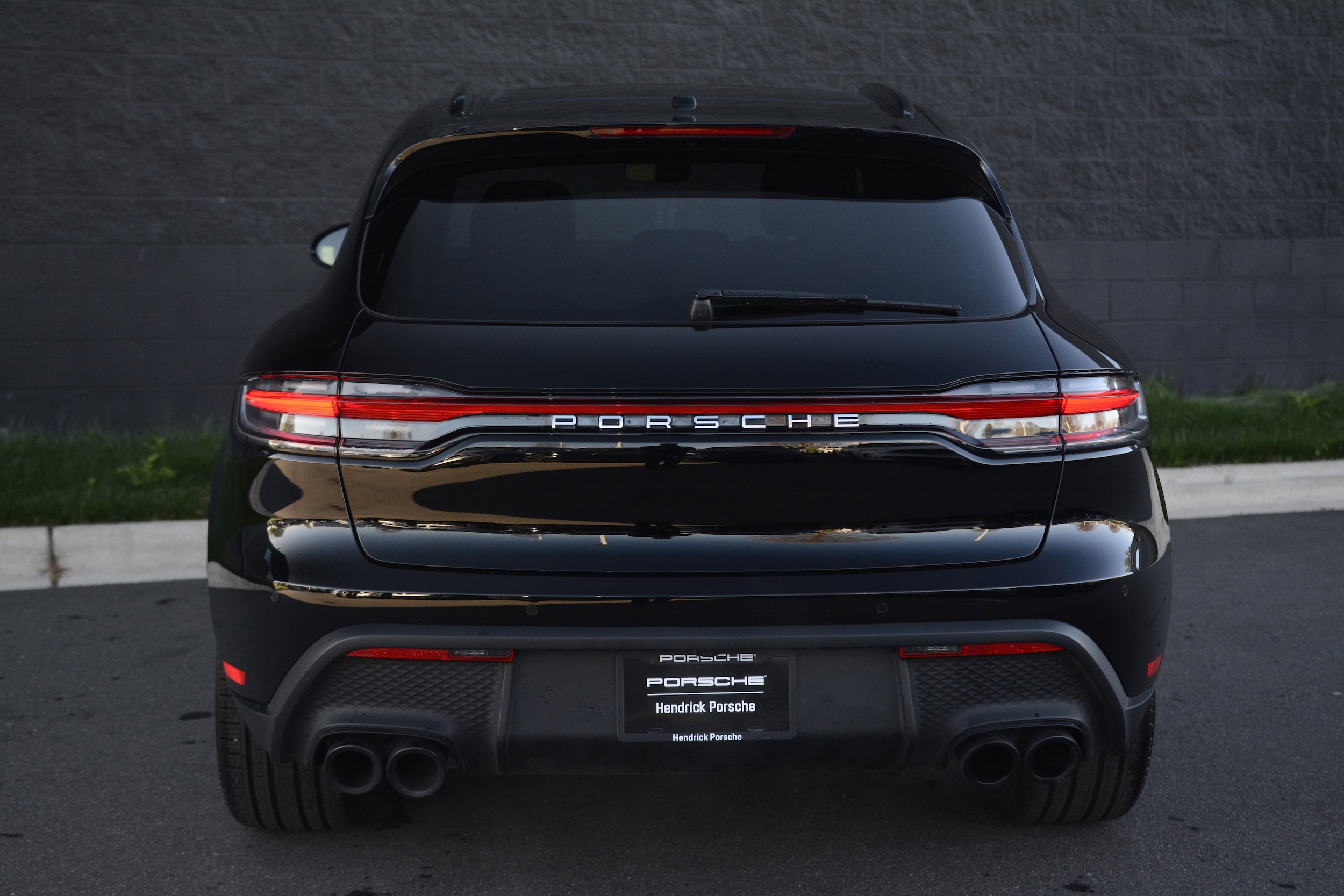 2026 Porsche Macan photo 5