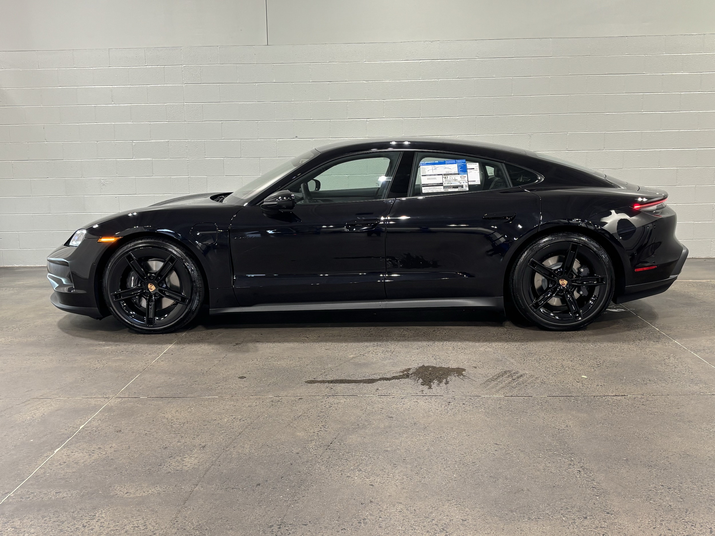 Porsche Taycan 4