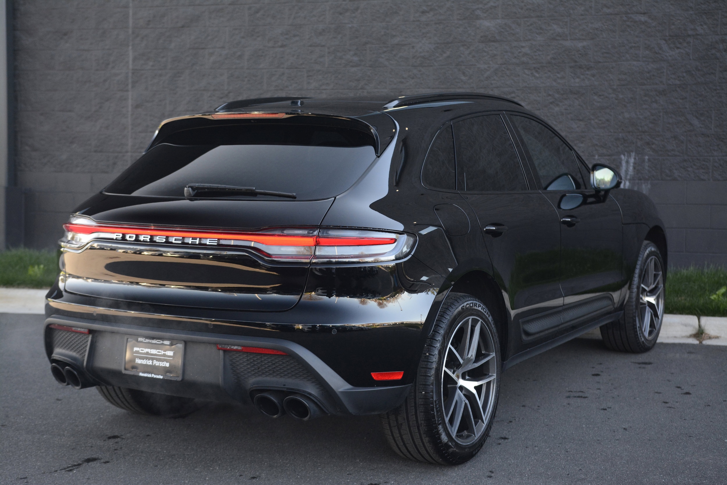 2026 Porsche Macan photo 6