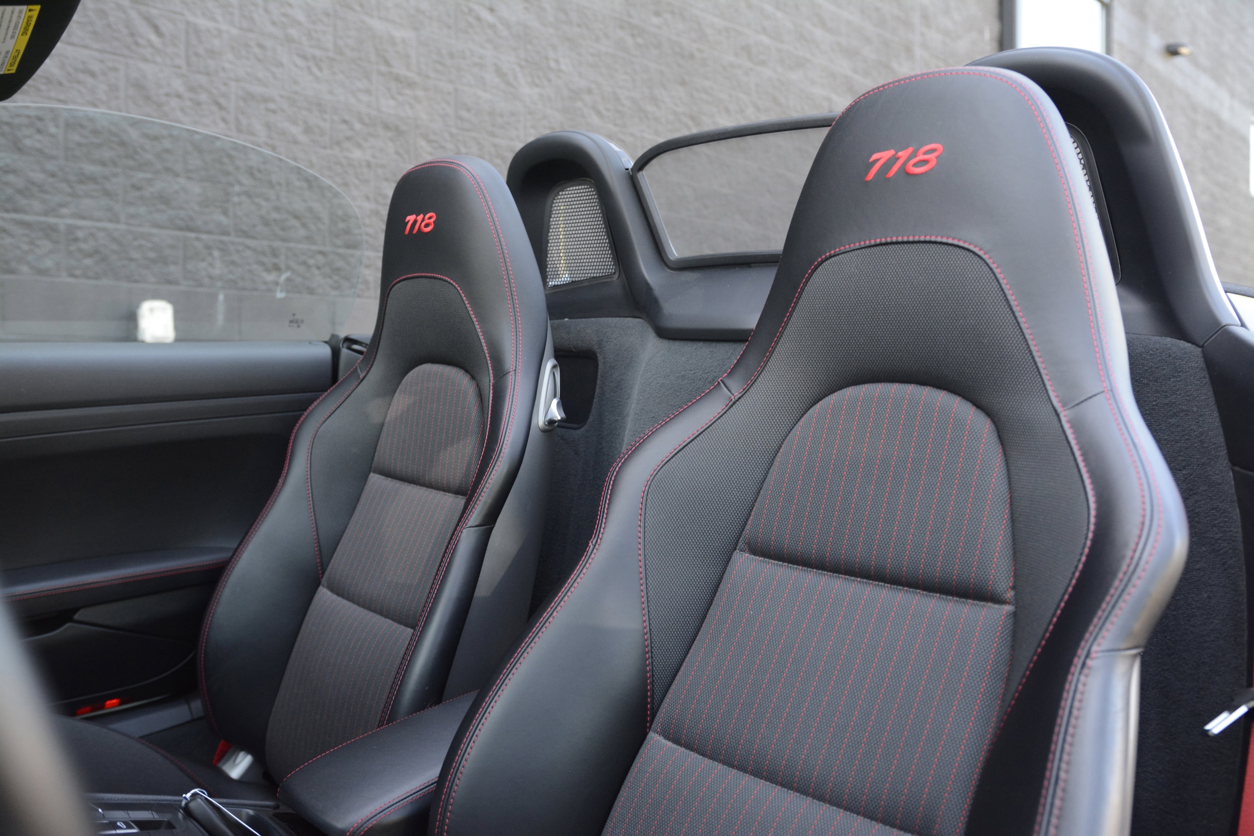 2021 Porsche 718 Boxster T photo 4