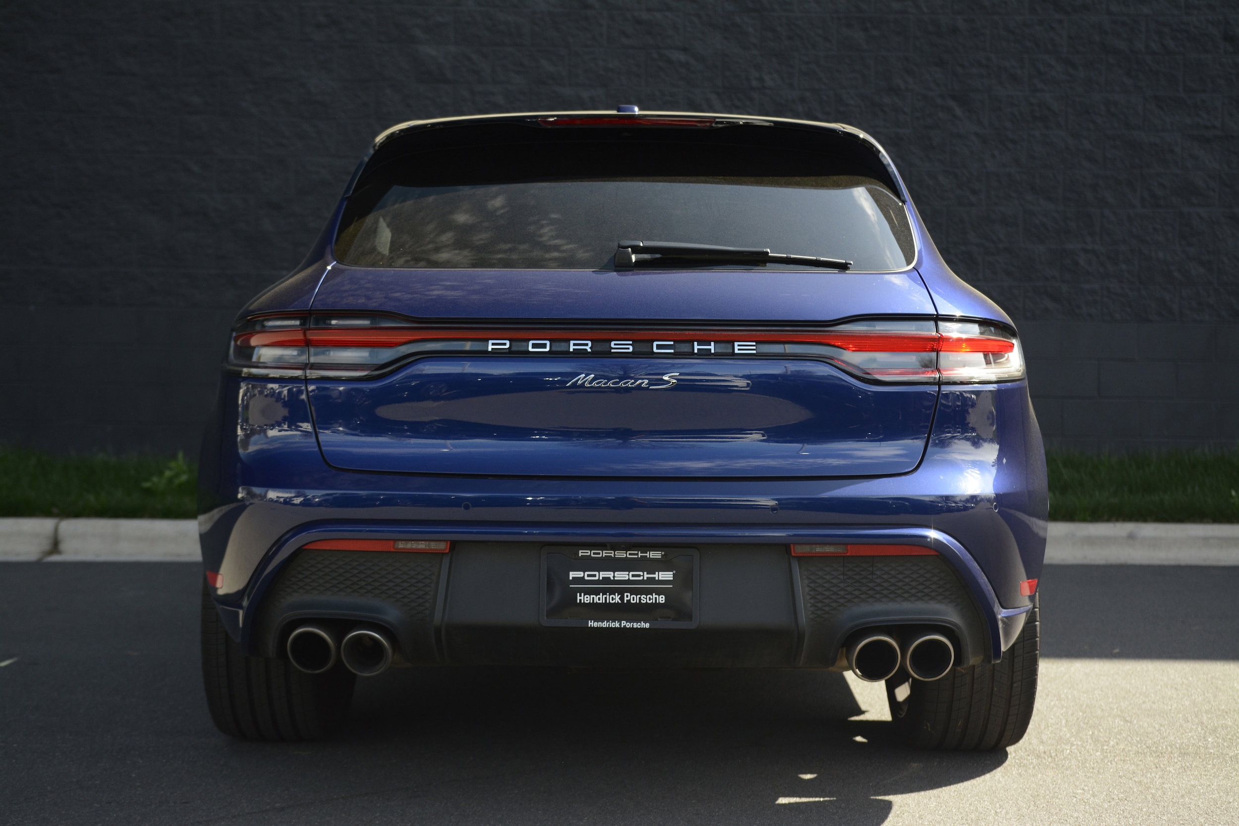 2025 Porsche Macan S photo 5