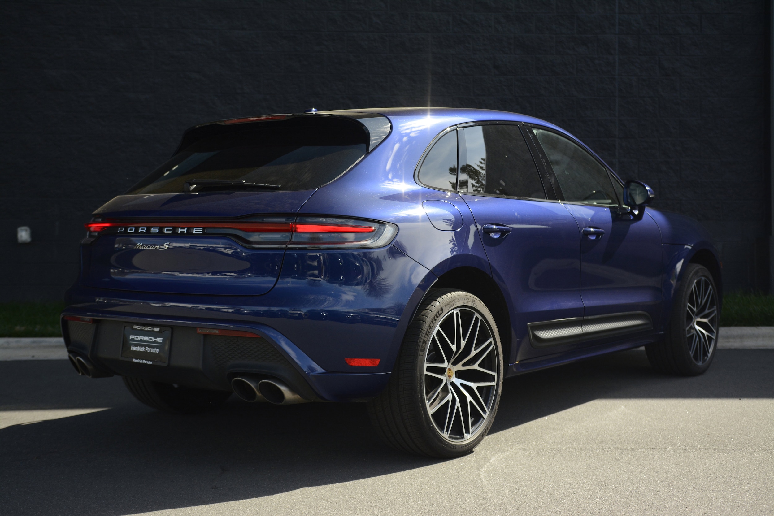 2025 Porsche Macan S photo 6