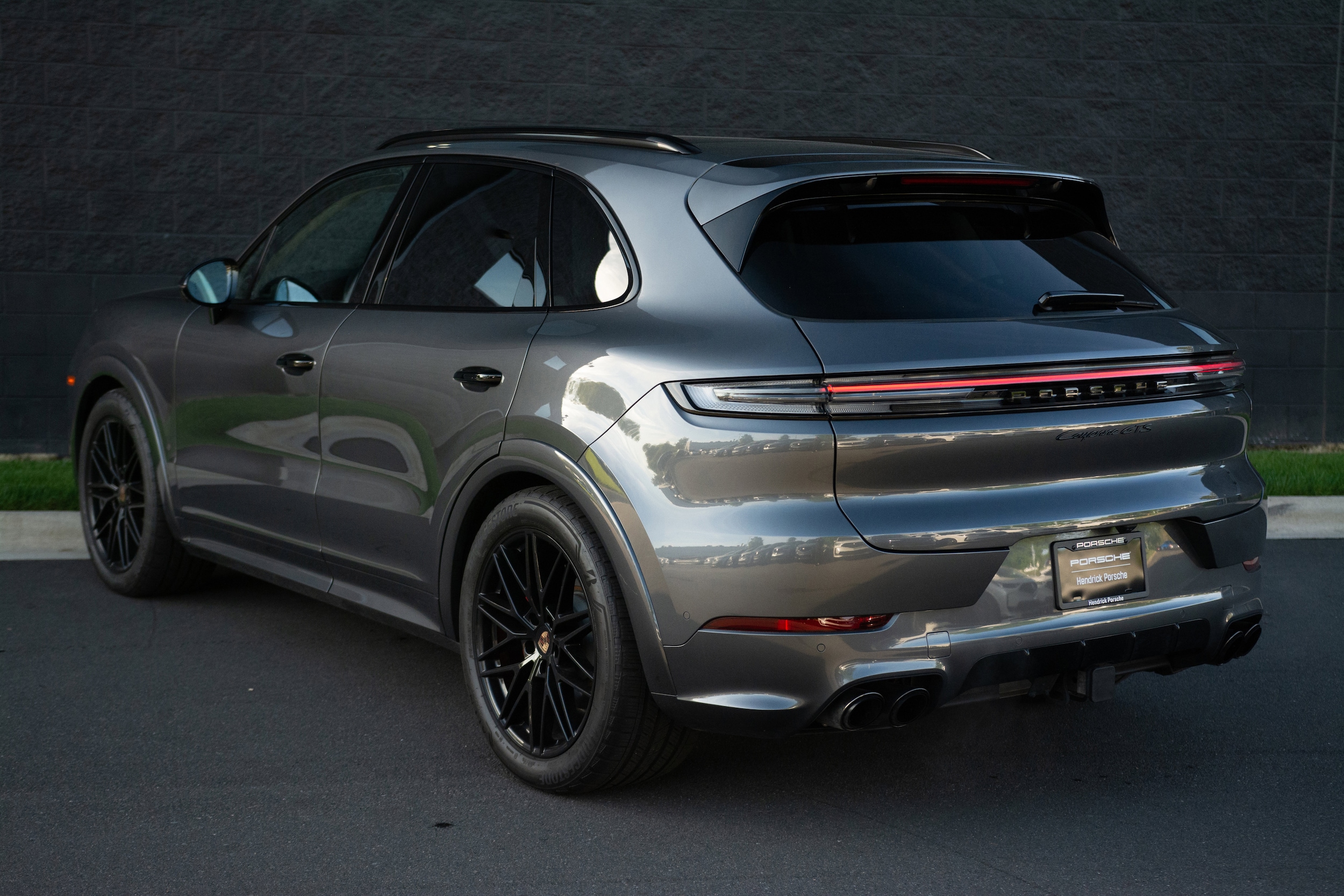 2025 Porsche Cayenne GTS photo 2