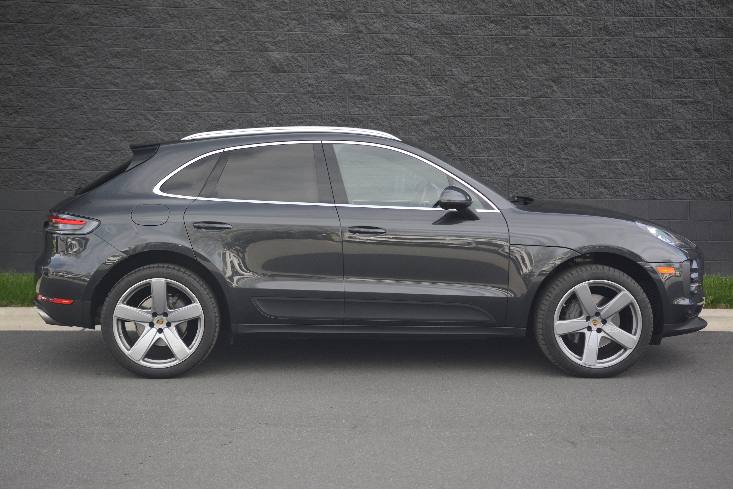 2020 Porsche Macan S photo 3