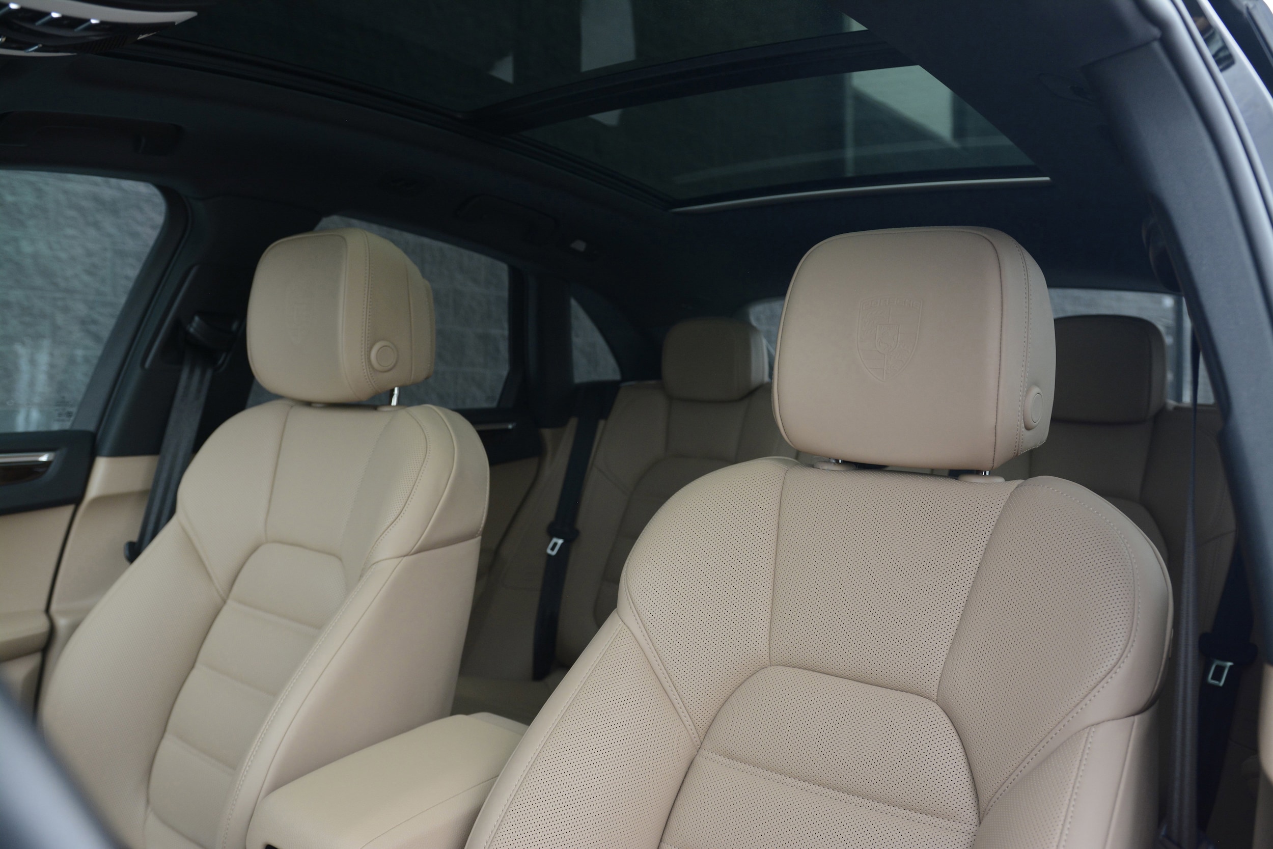 2025 Porsche Macan photo 4