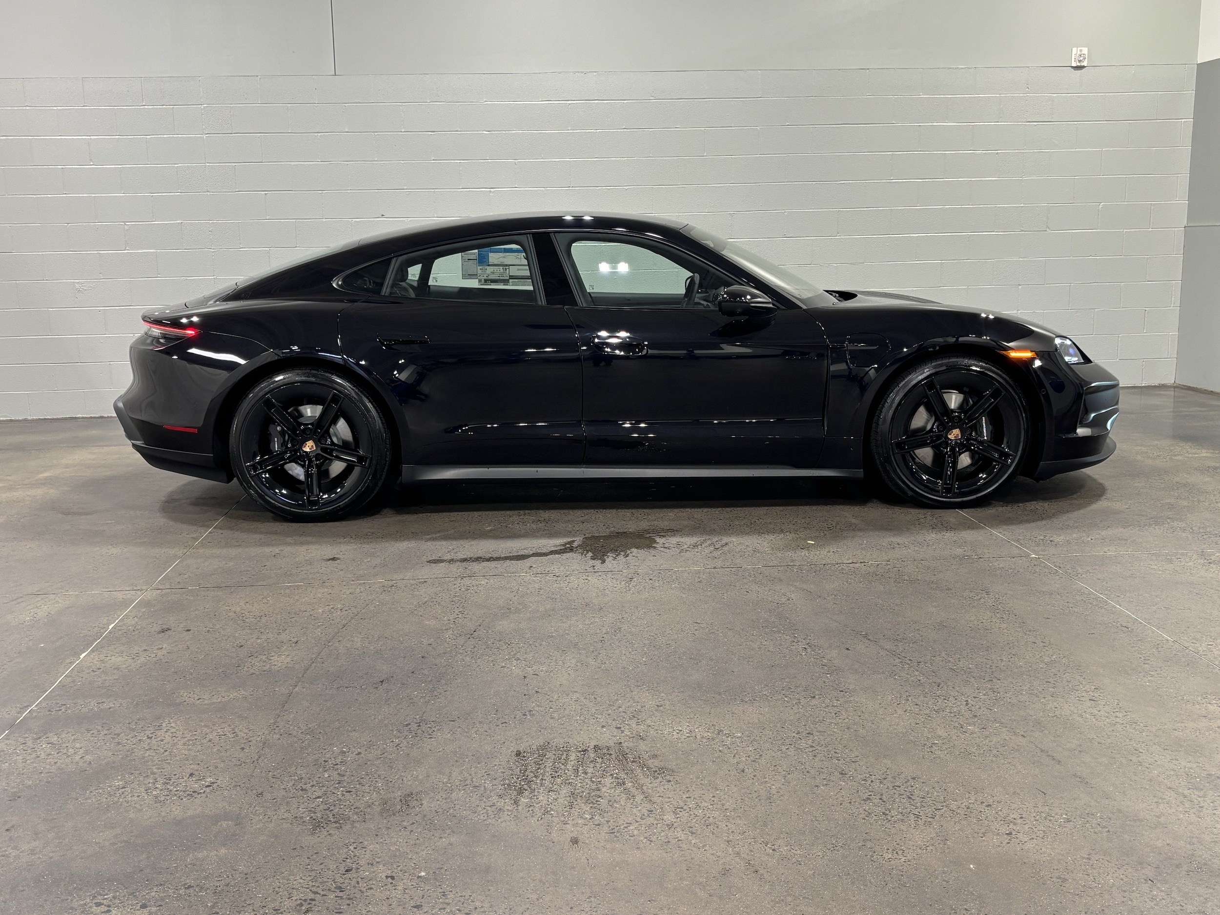 Porsche Taycan 4