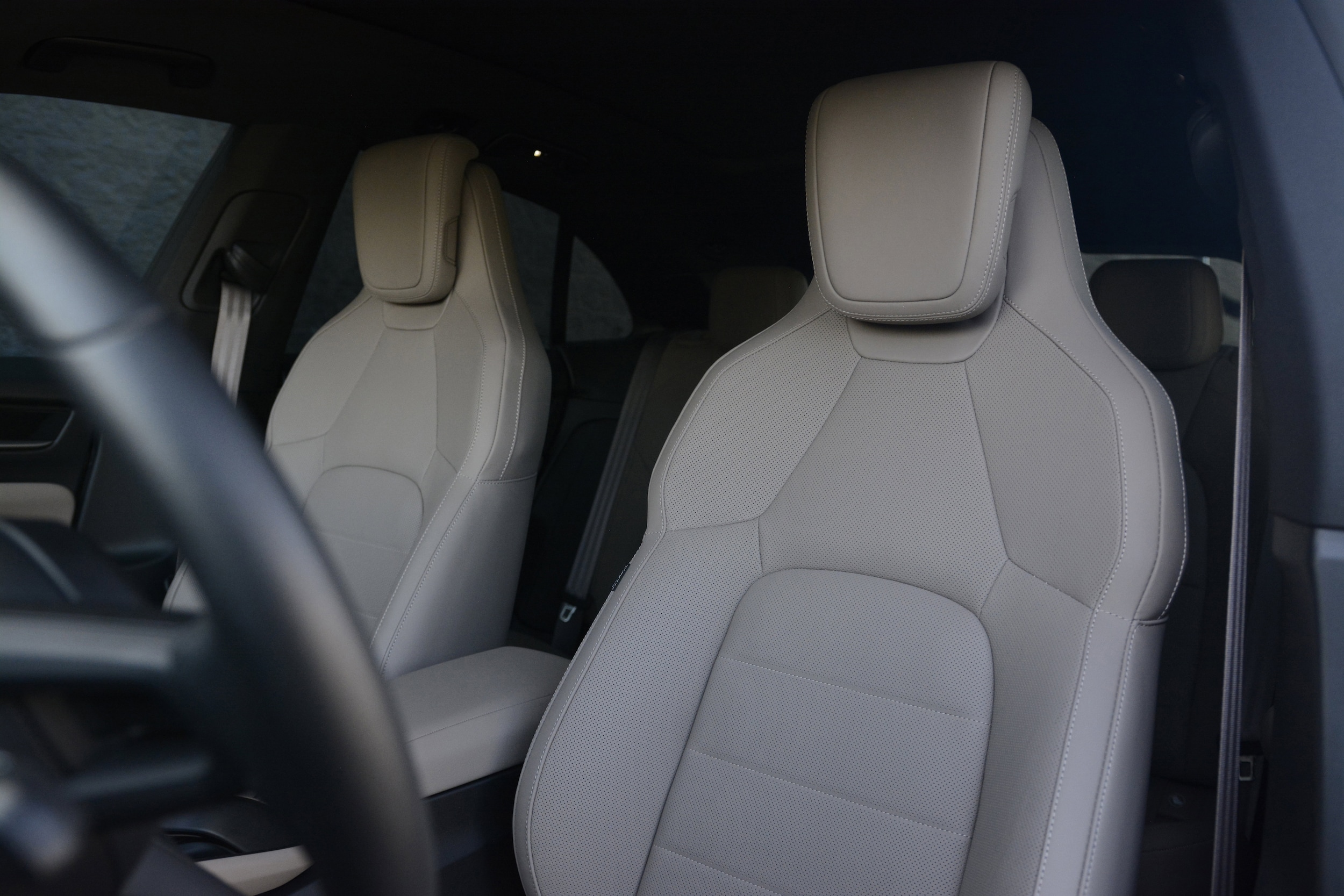 2025 Porsche Macan Electric 4 photo 4