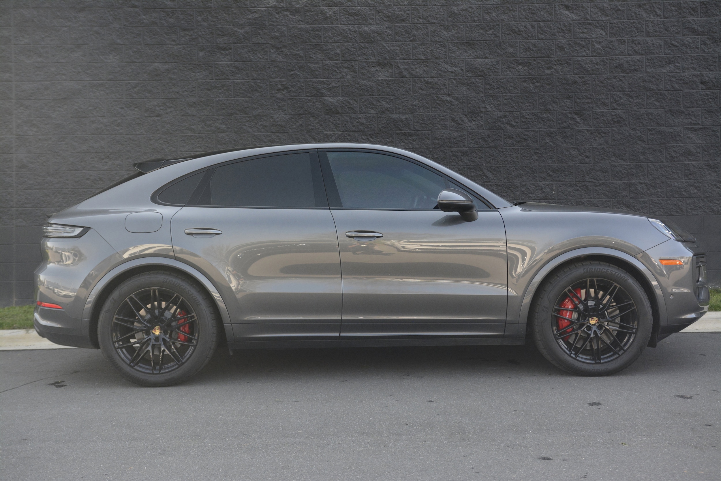2024 Porsche Cayenne Coupe S photo 3