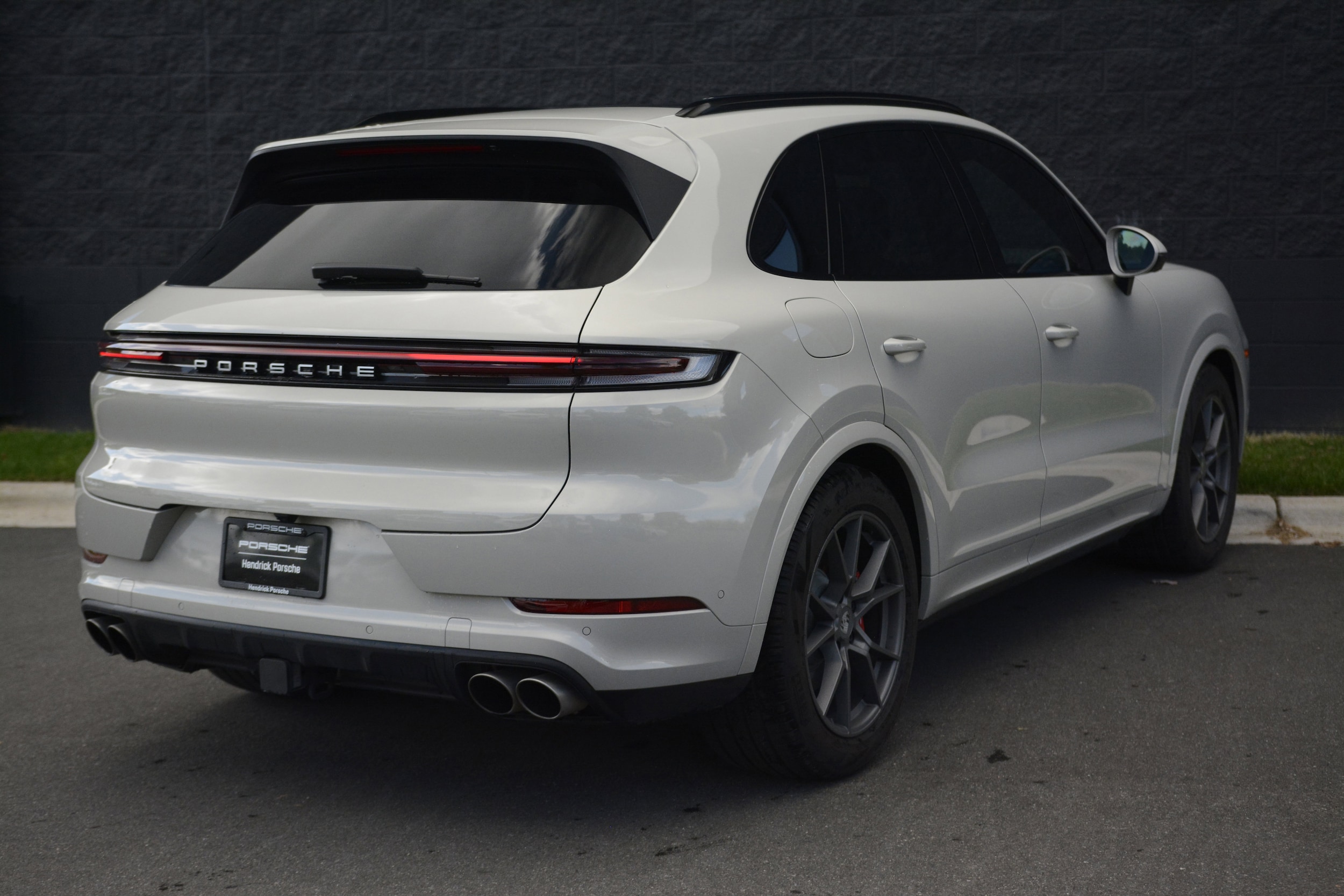 2026 Porsche Cayenne S photo 6