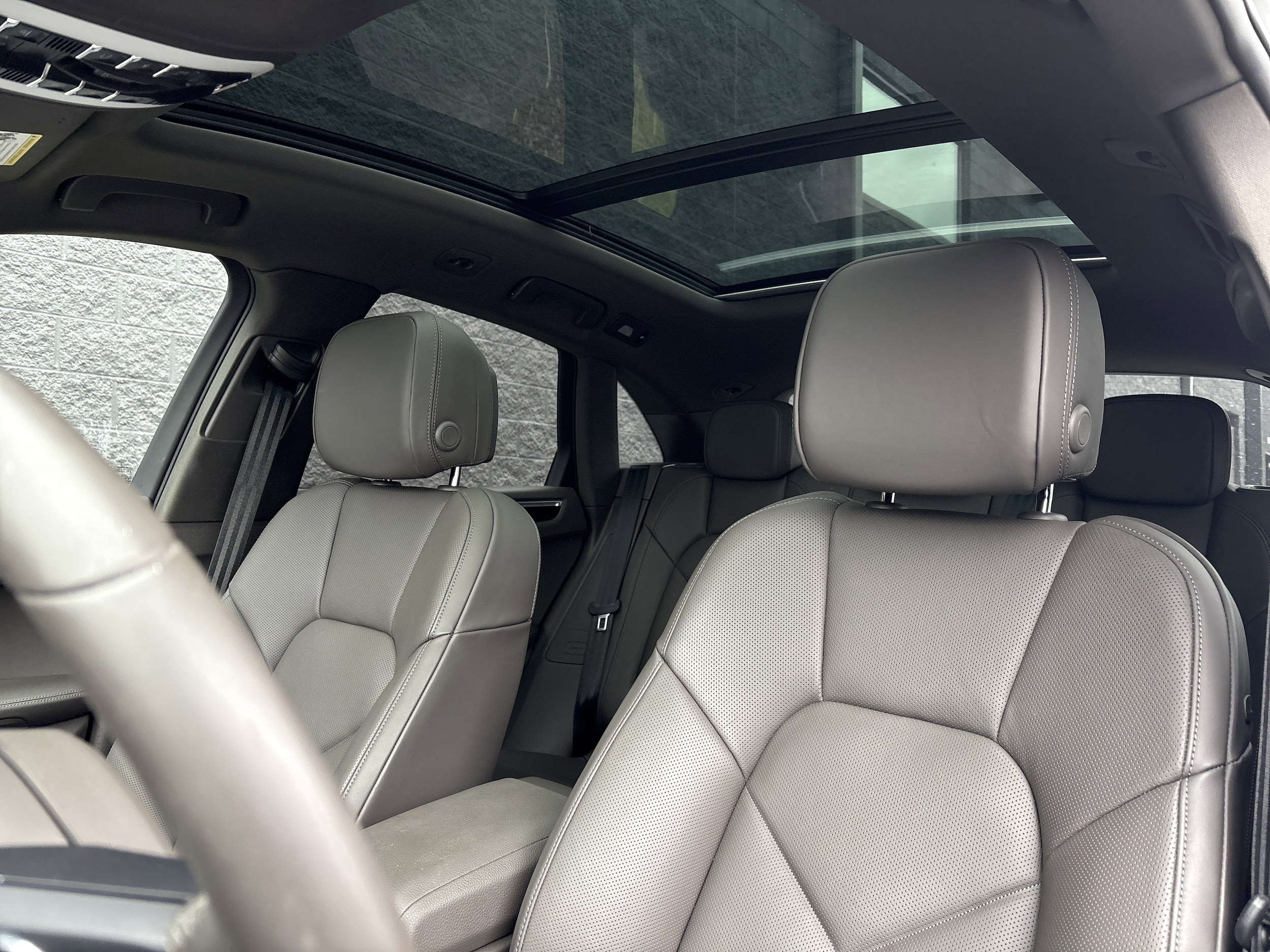 2025 Porsche Macan photo 4