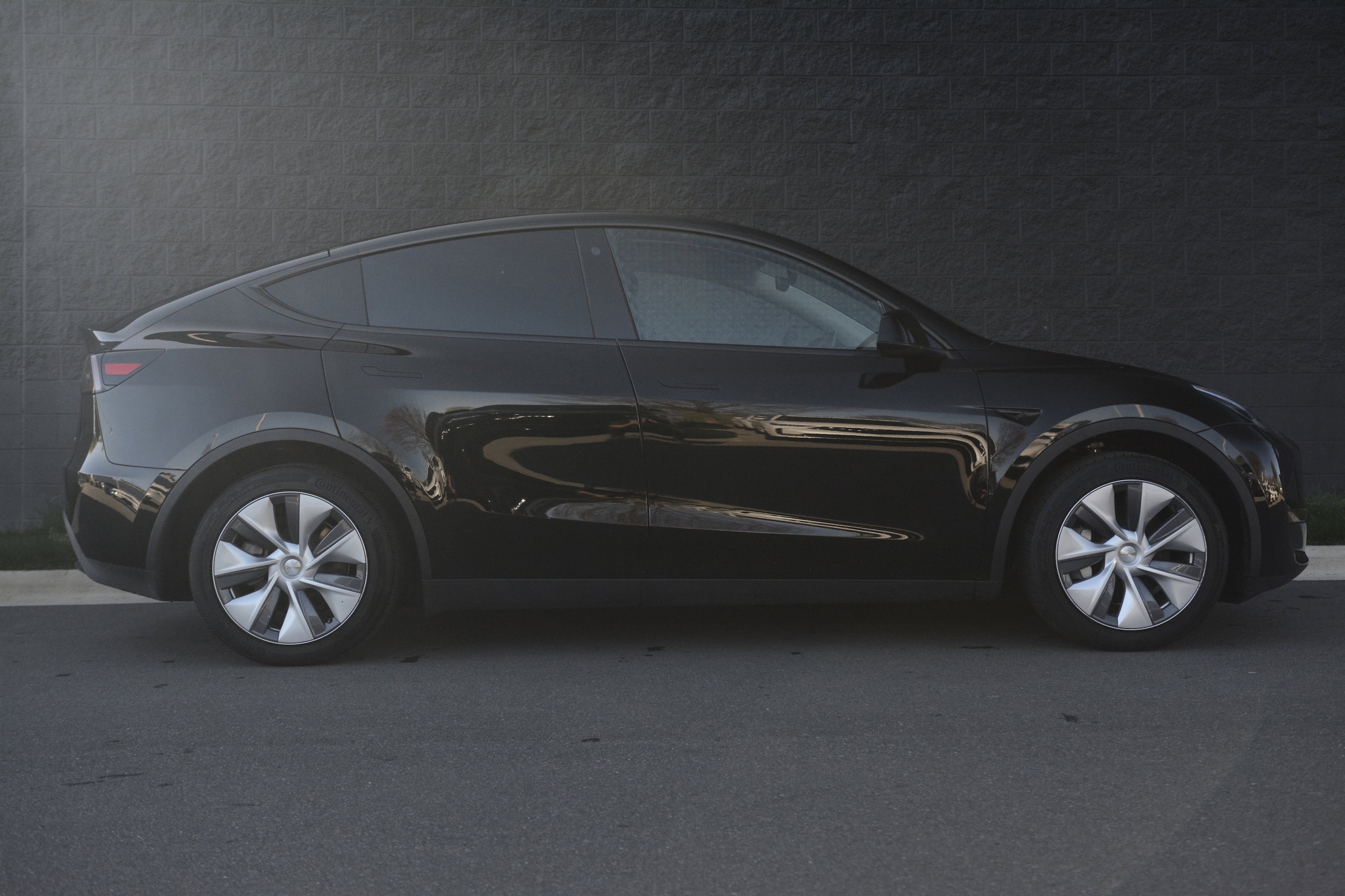 2023 Tesla Model Y Long Range photo 6