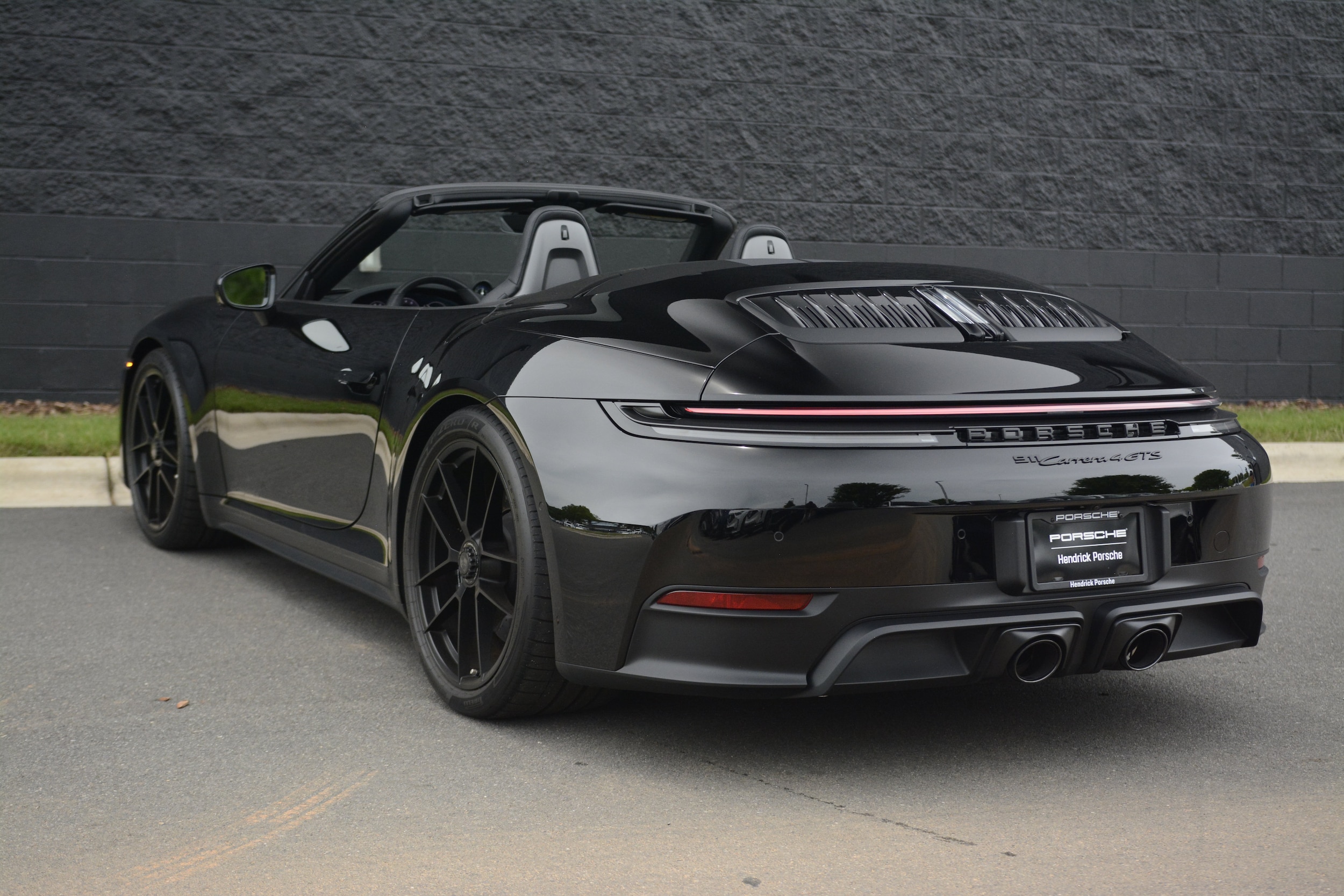 Porsche 911 Carrera 4 GTS