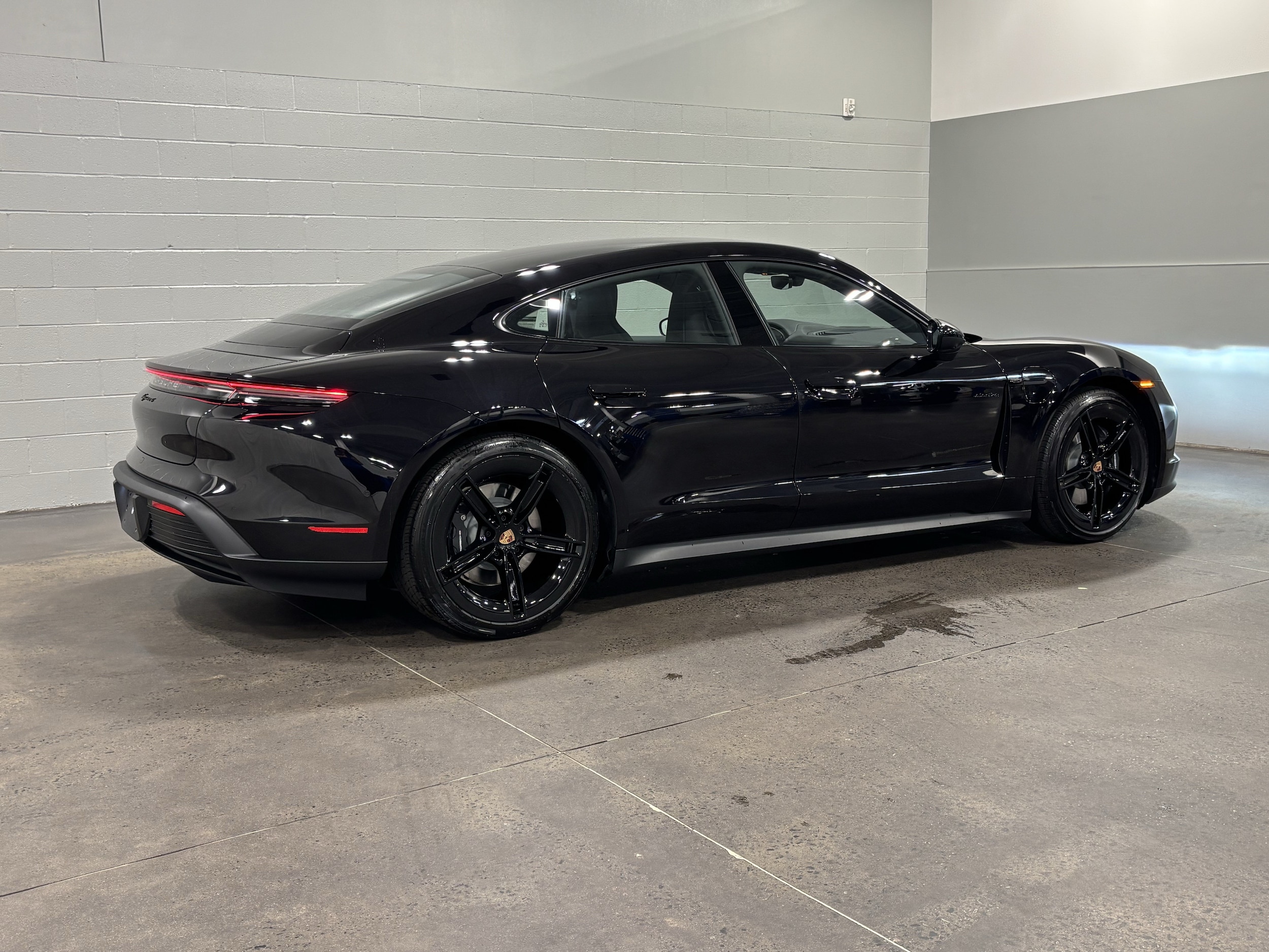Porsche Taycan 4