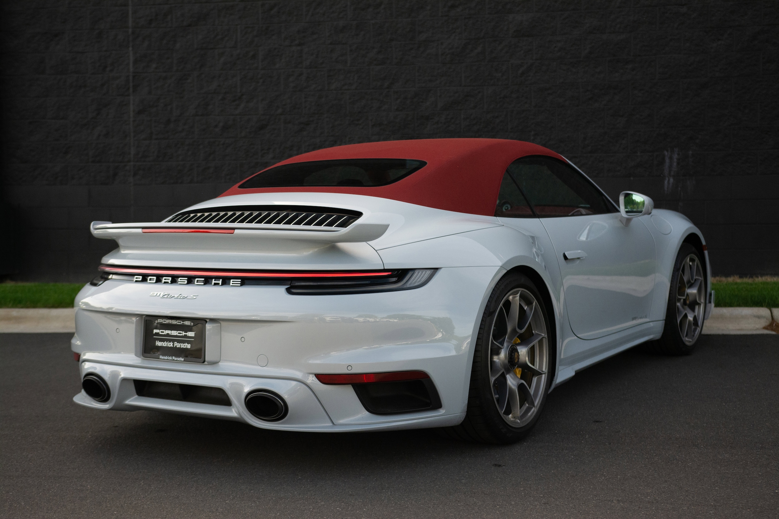 2025 Porsche 911 Turbo S photo 6