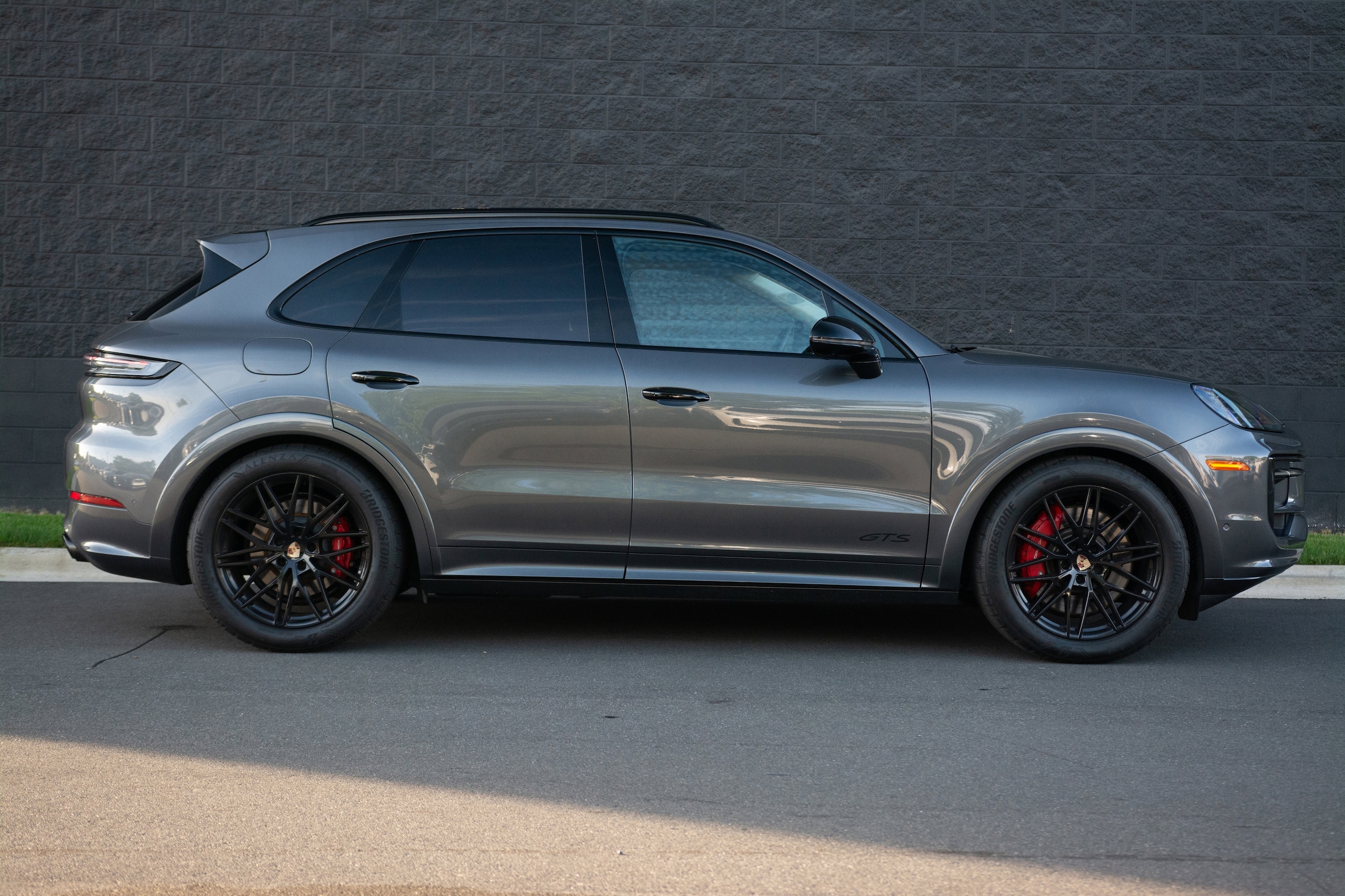 2025 Porsche Cayenne GTS photo 3